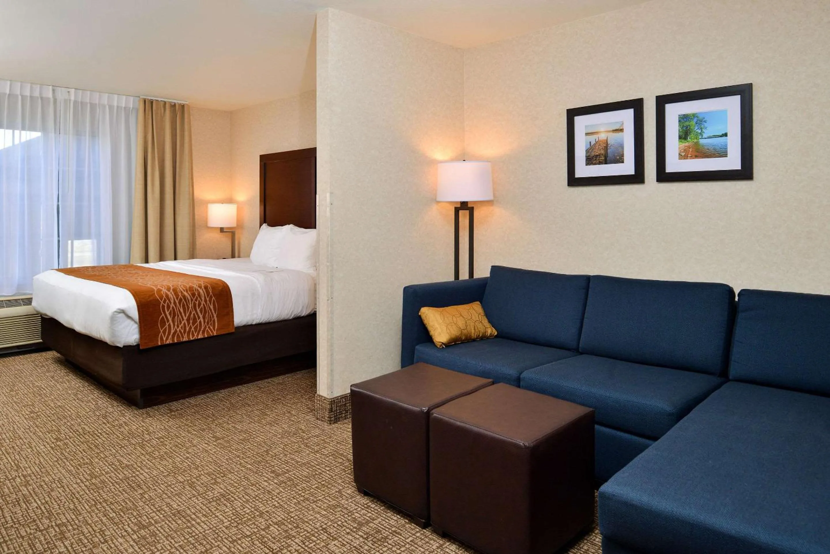 Bedroom, Bed in Comfort Inn & Suites Madison North