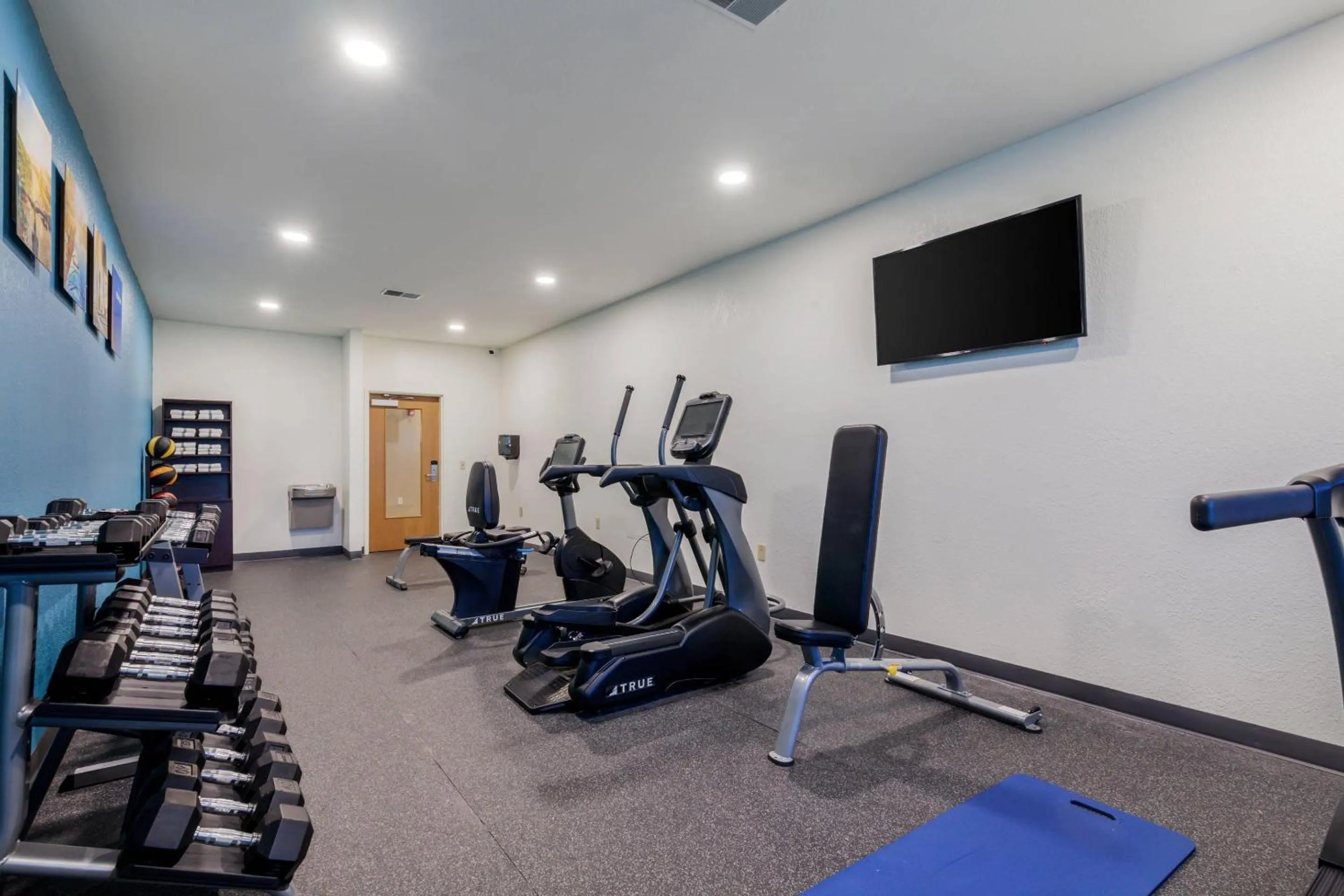 Fitness centre/facilities in Comfort Suites Johnson Creek Conference Center