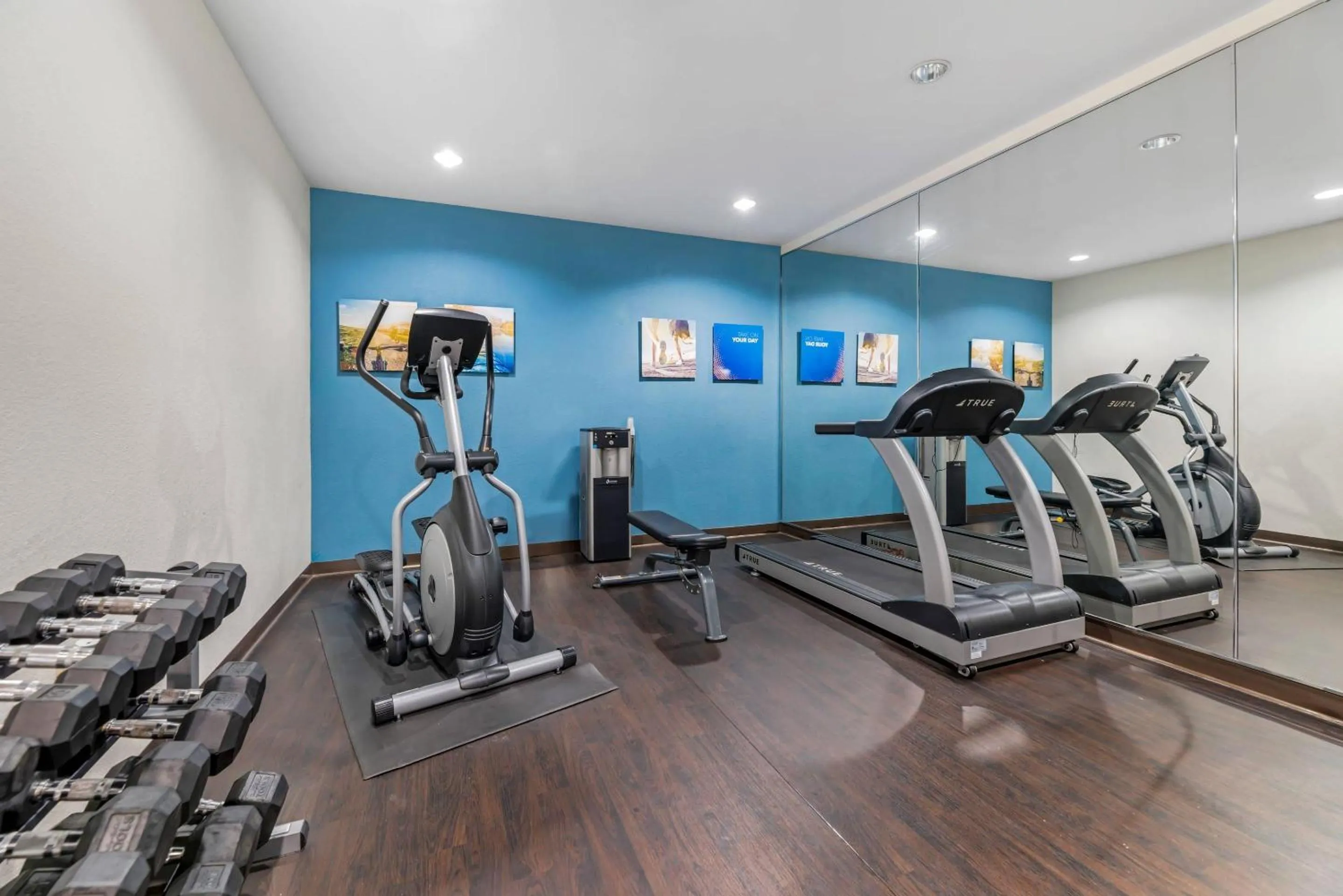 Fitness centre/facilities in Comfort Suites Lake Geneva East