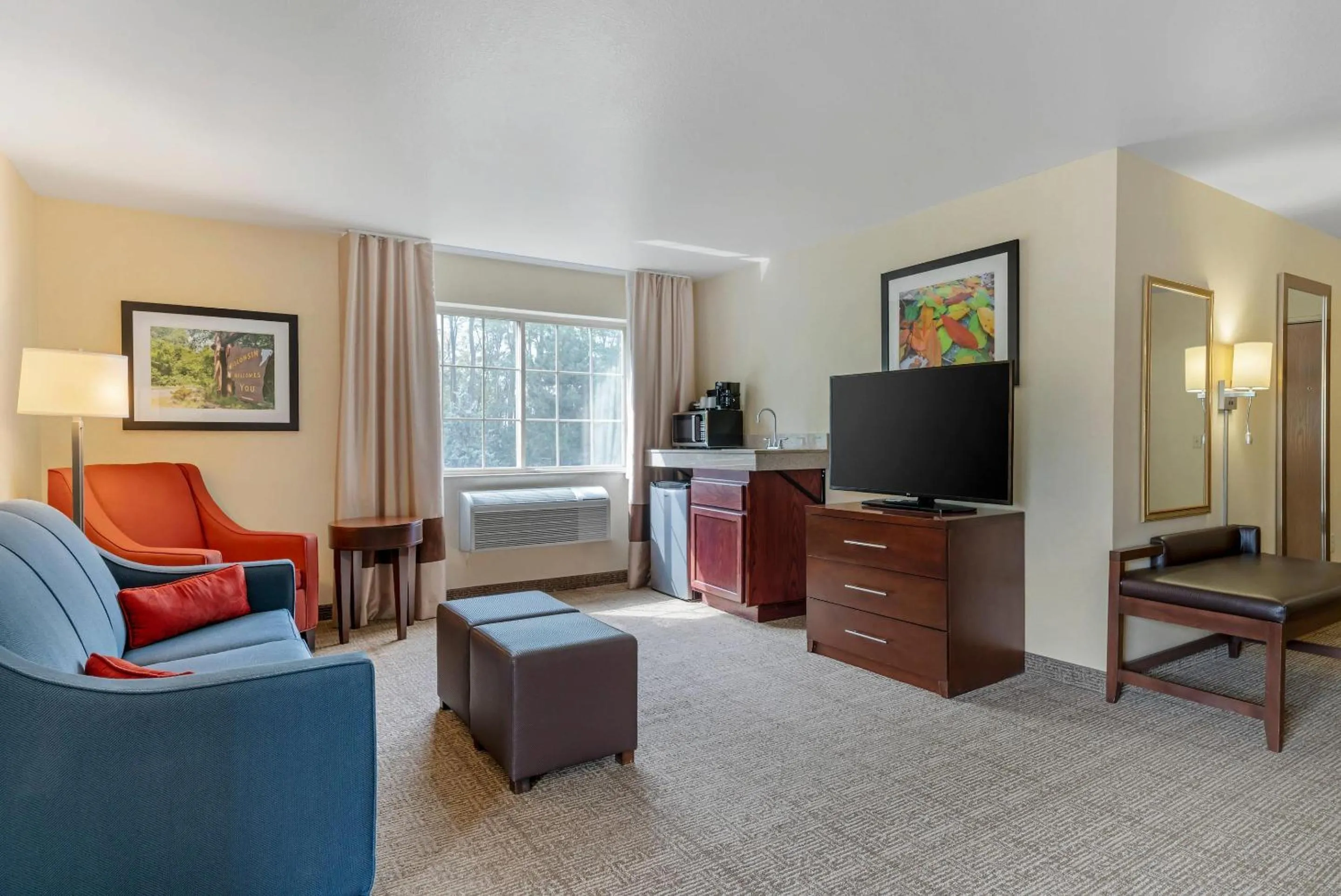 Bedroom in Comfort Suites Lake Geneva East