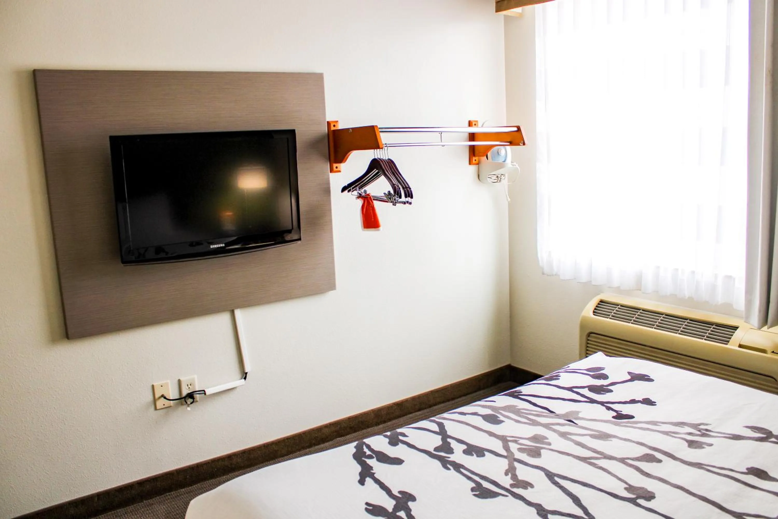 Bed in Sleep Inn & Suites Conference Center Eau Claire North