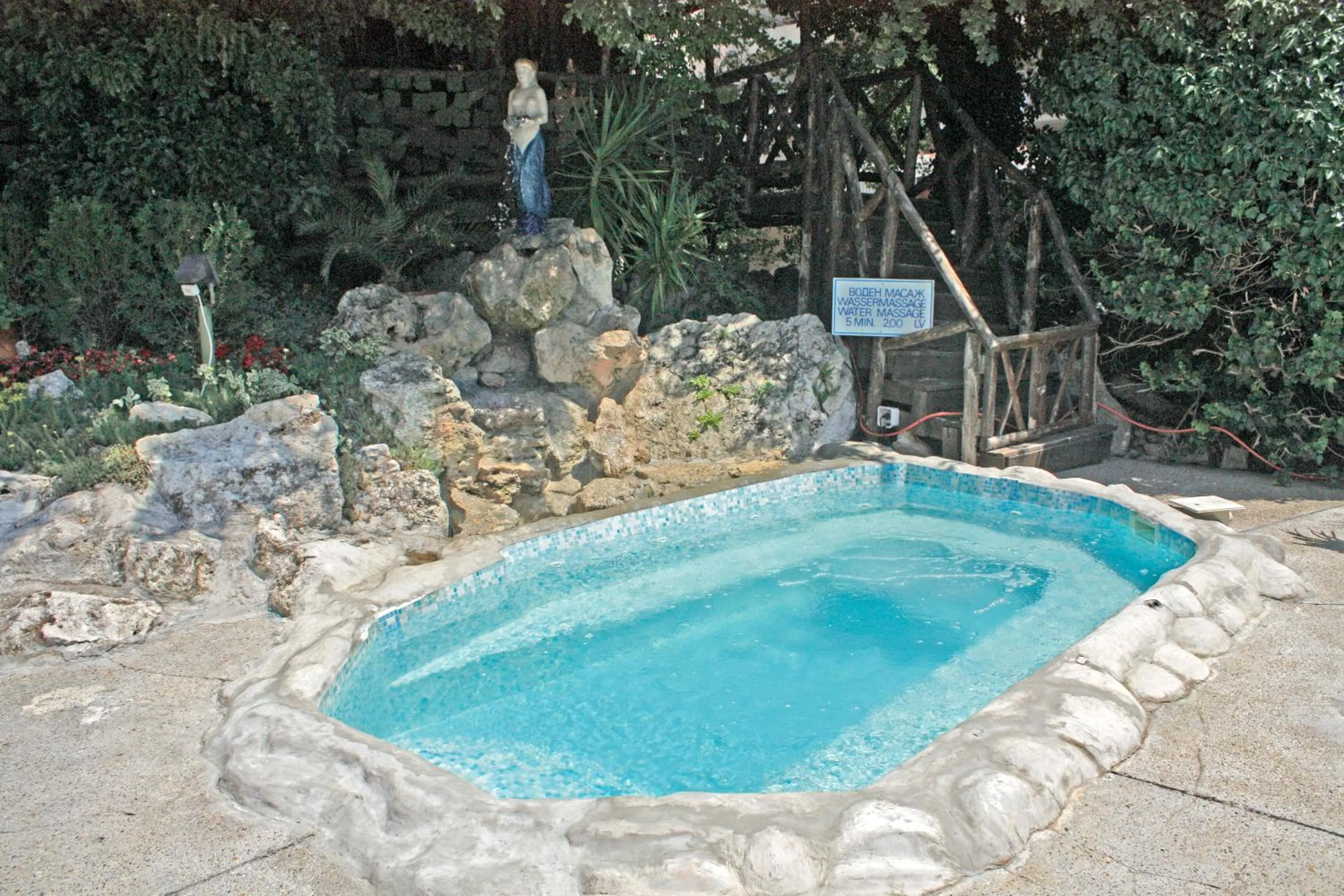 Swimming pool in Park Hotel Perla