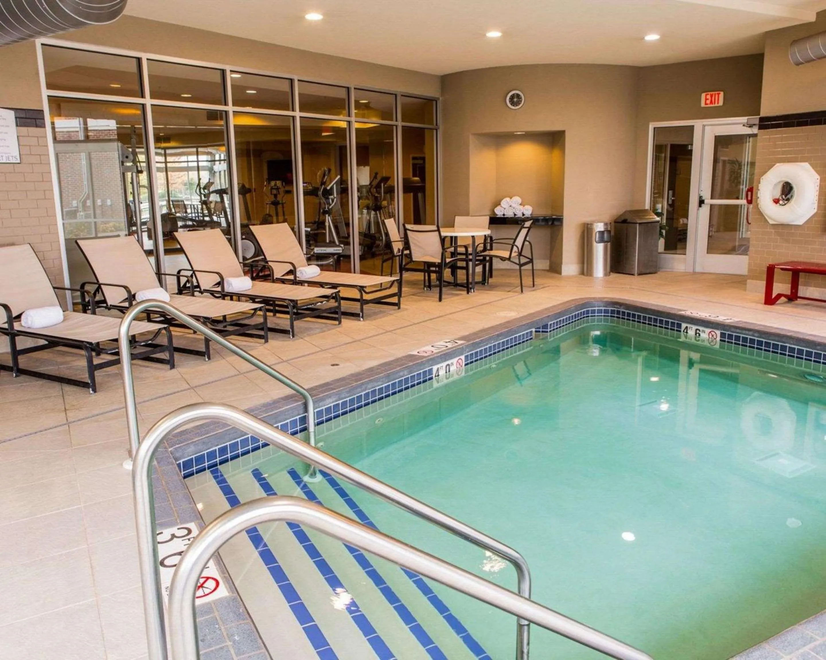 Swimming pool in Cambria Hotel Appleton