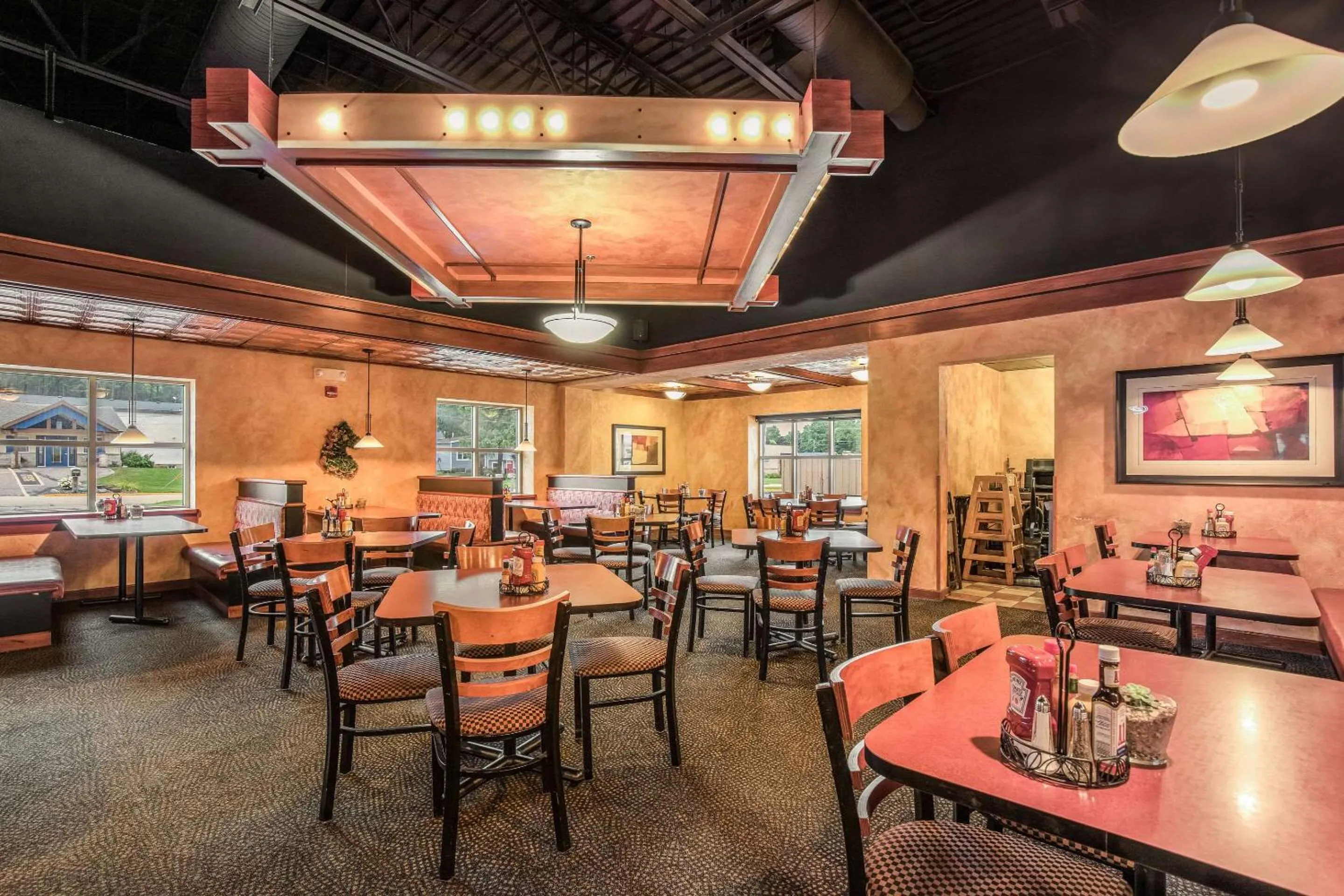 Restaurant/places to eat in Clarion Hotel and Convention Center Baraboo