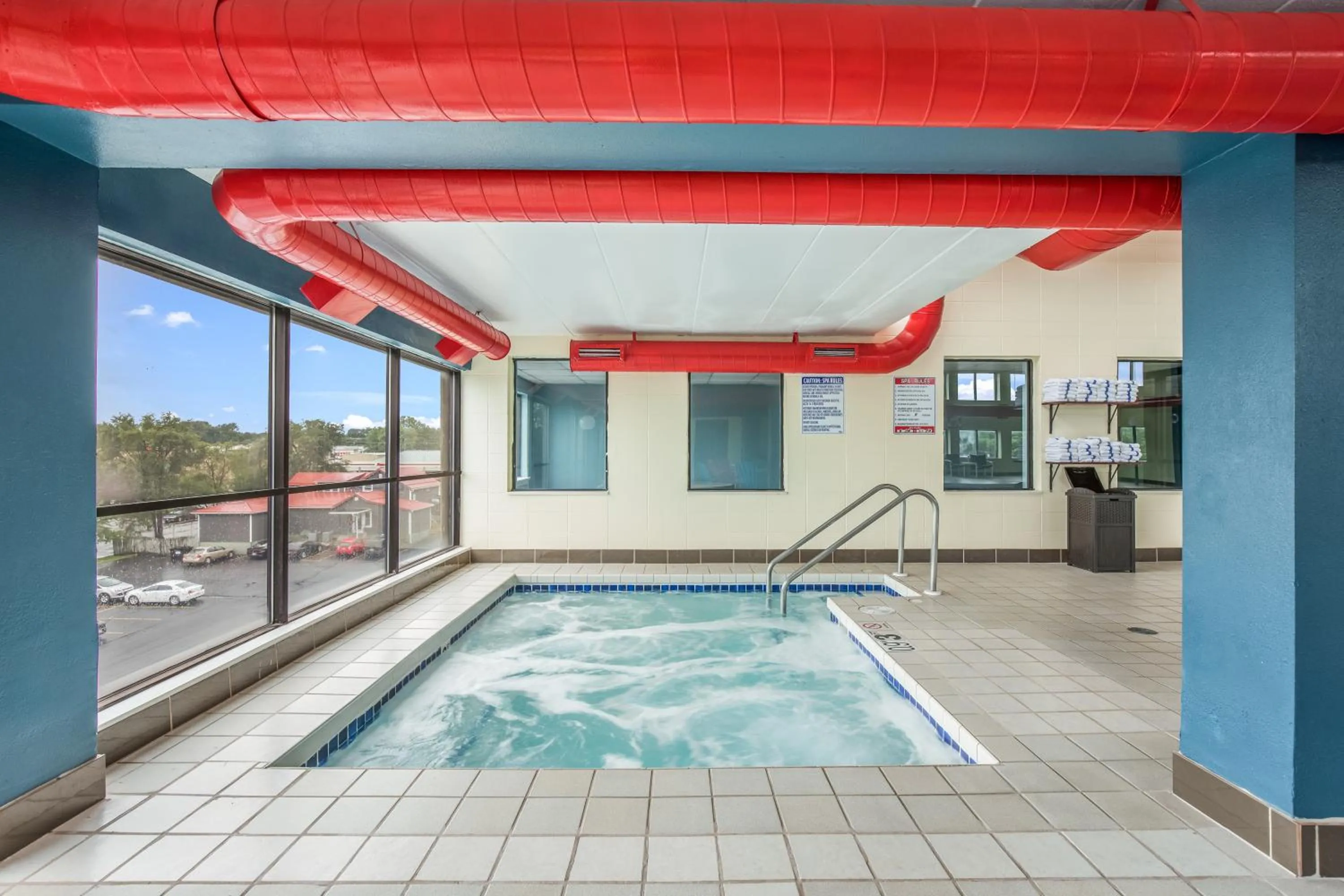 Hot Tub in Clarion Hotel and Convention Center Baraboo