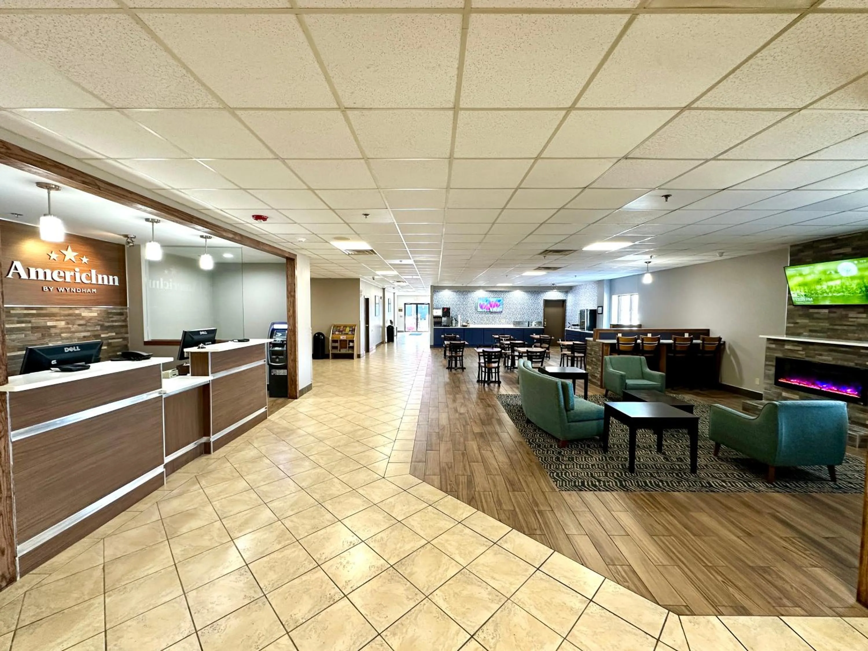 Lobby or reception in Clarion Hotel and Convention Center Baraboo