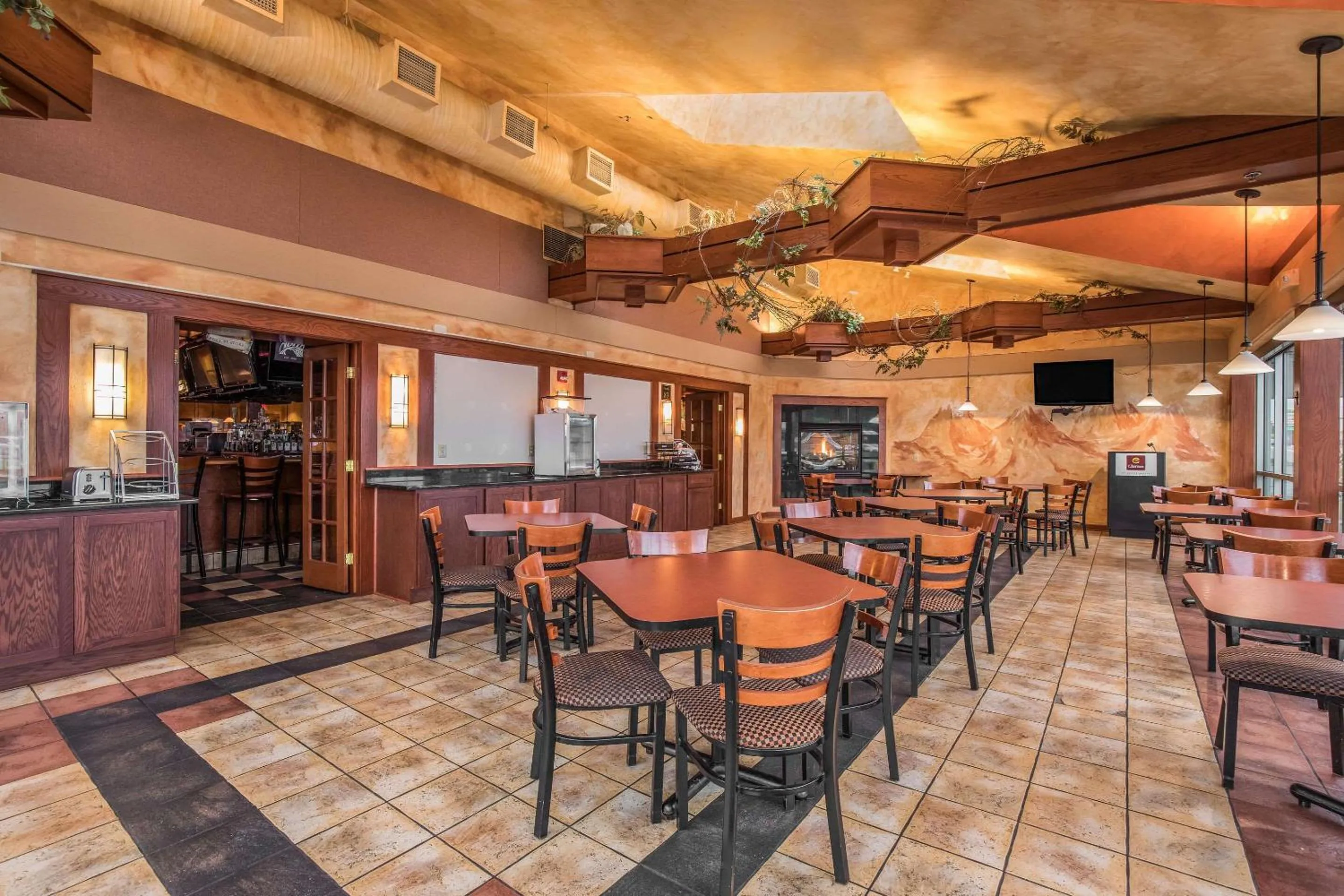 Restaurant/places to eat in Clarion Hotel and Convention Center Baraboo