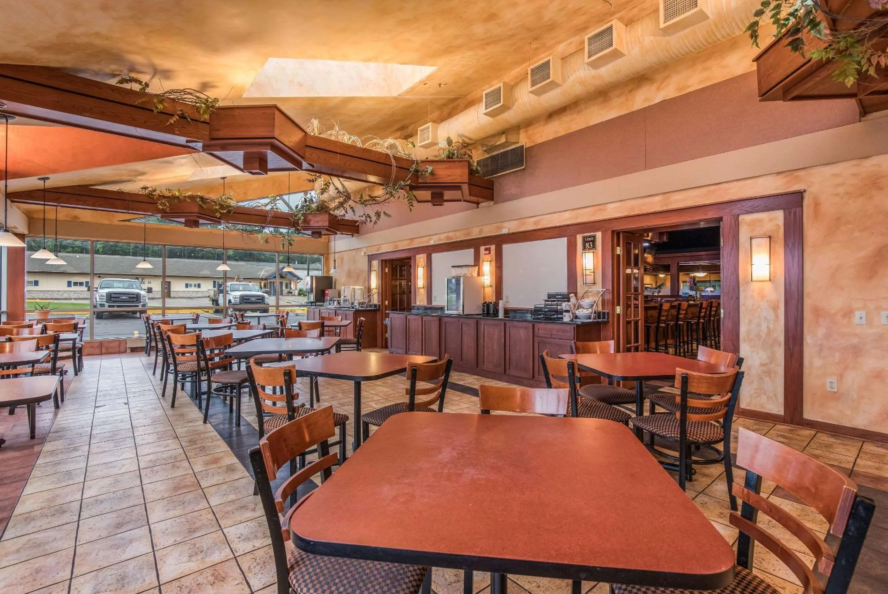 Restaurant/places to eat in Clarion Hotel and Convention Center Baraboo