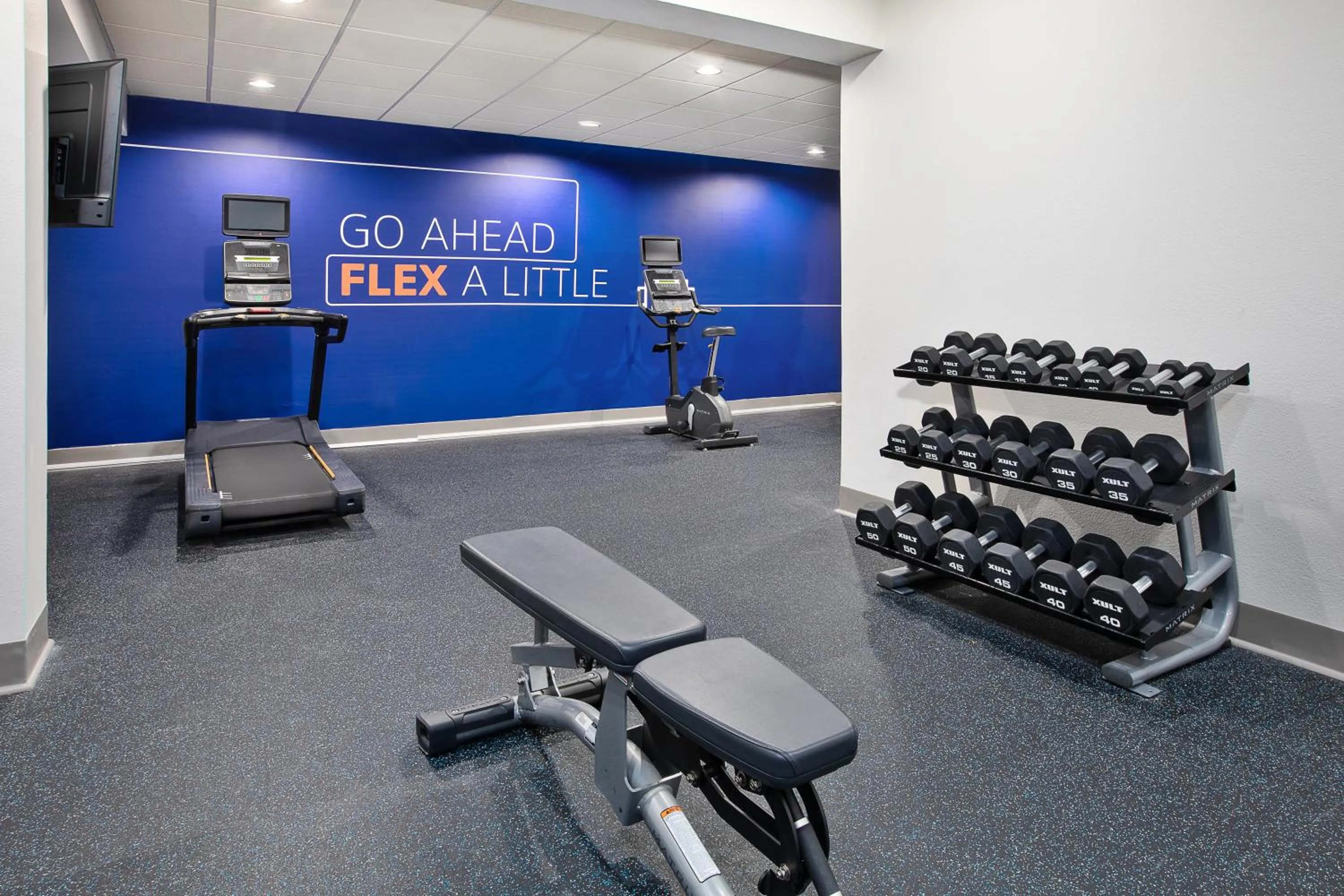 Fitness centre/facilities in Holiday Inn Express & Suites Milwaukee NW - Park Place by IHG