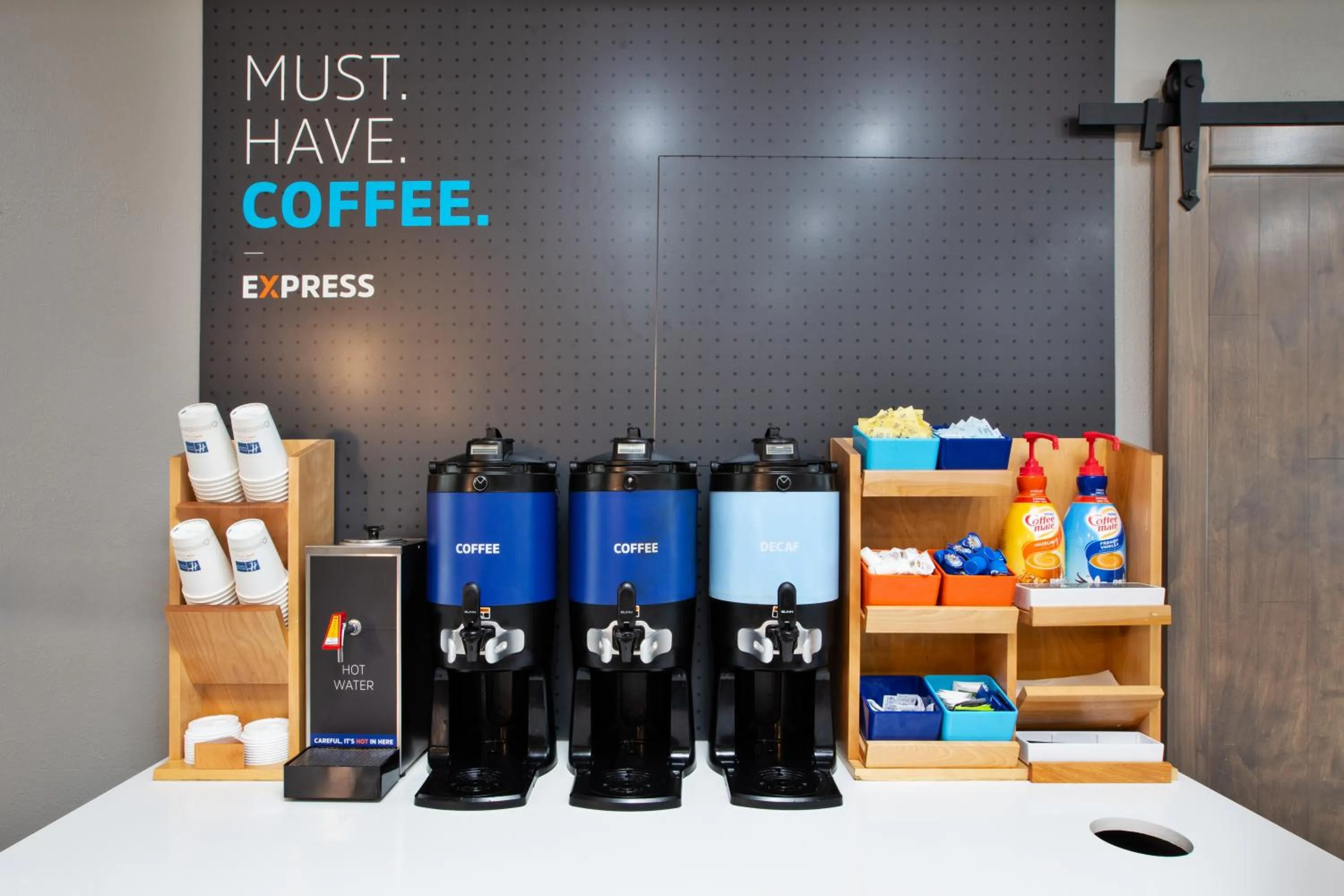 Breakfast in Holiday Inn Express & Suites Milwaukee NW - Park Place by IHG