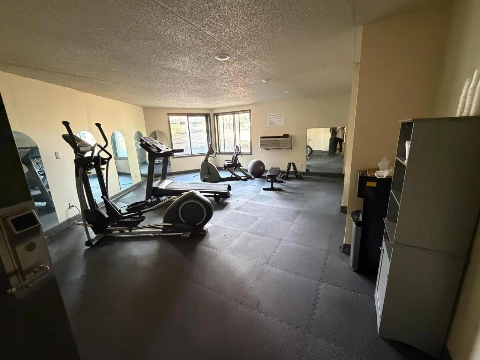 University Inn & Suites