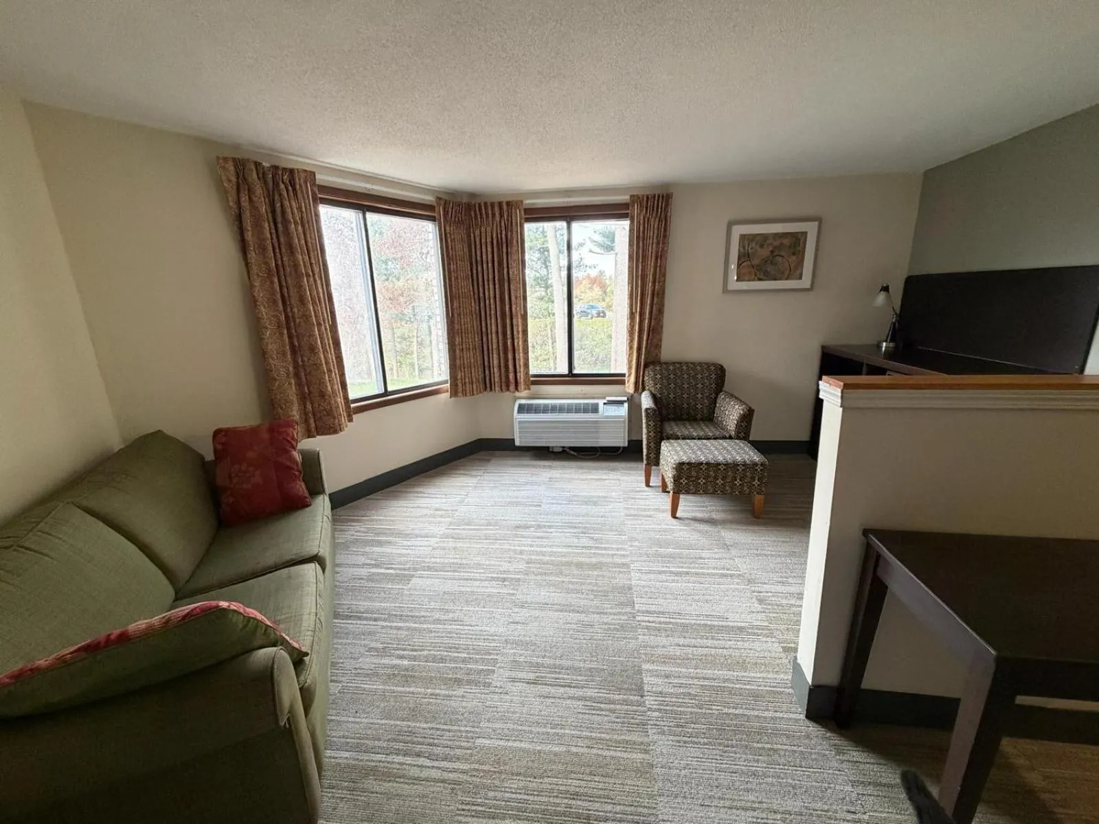 University Inn & Suites