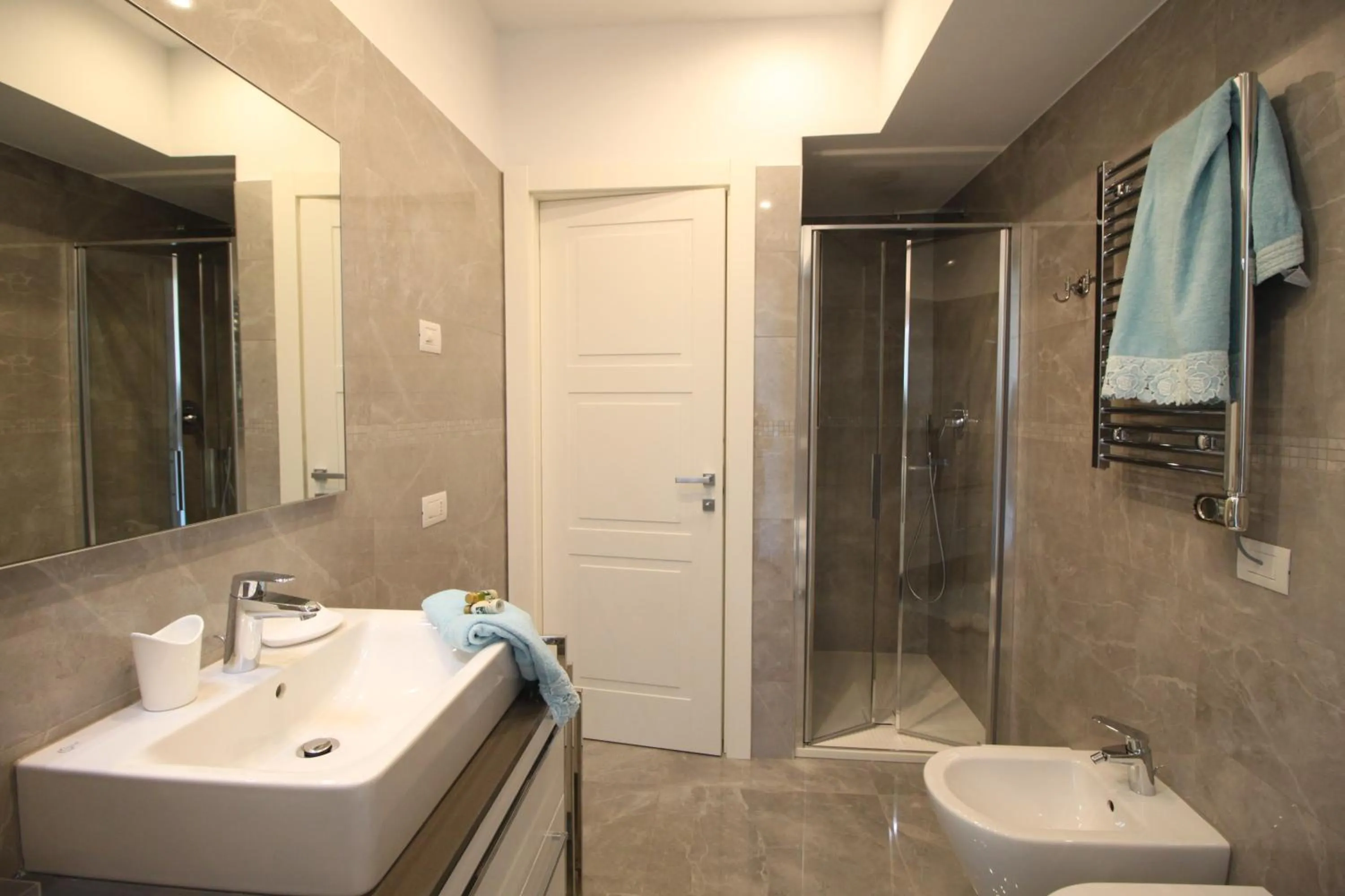 Bathroom in Casa Vacanze Residence Ideale Suites and Apartments