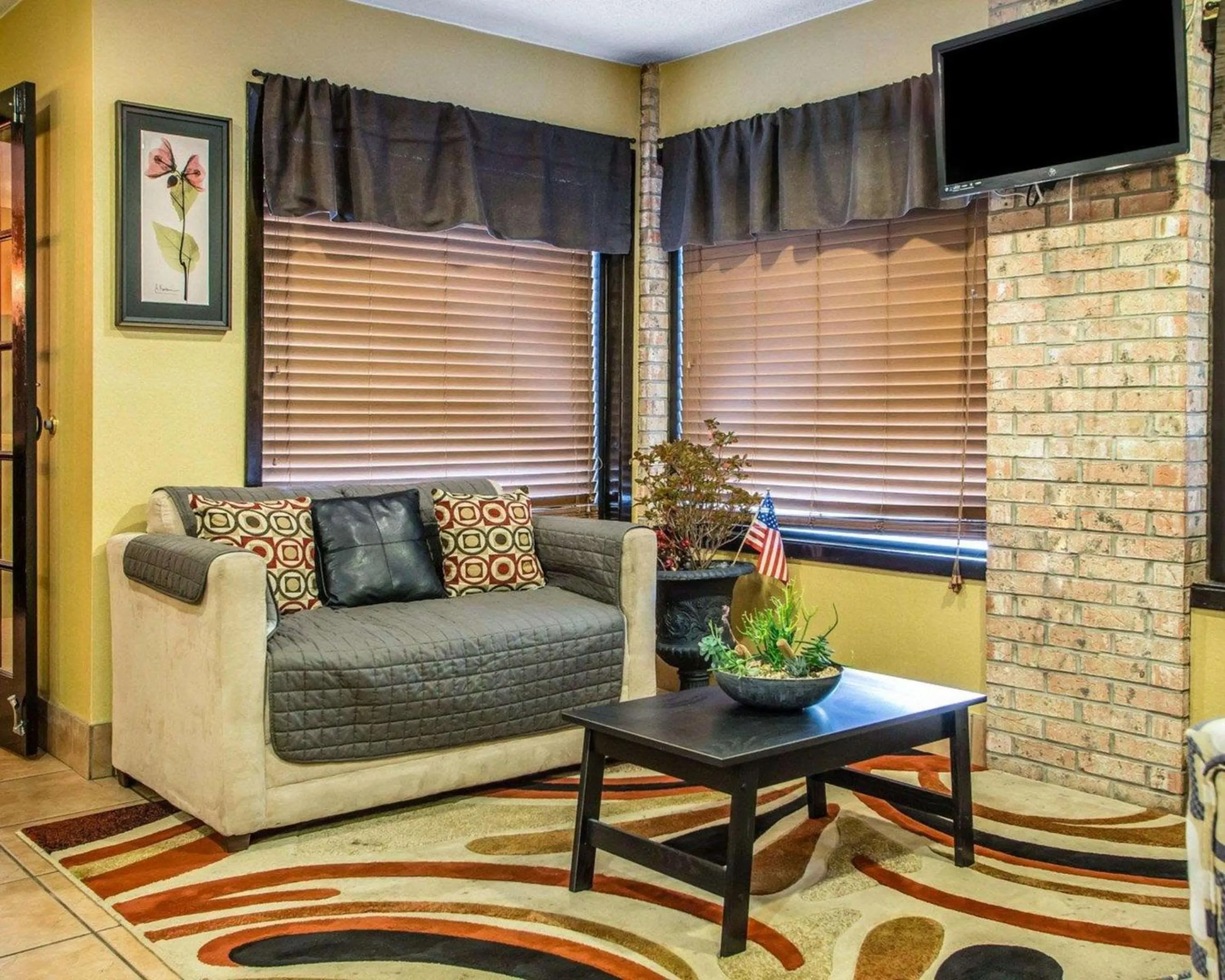 Lobby or reception in Quality Inn Central Wisconsin Airport