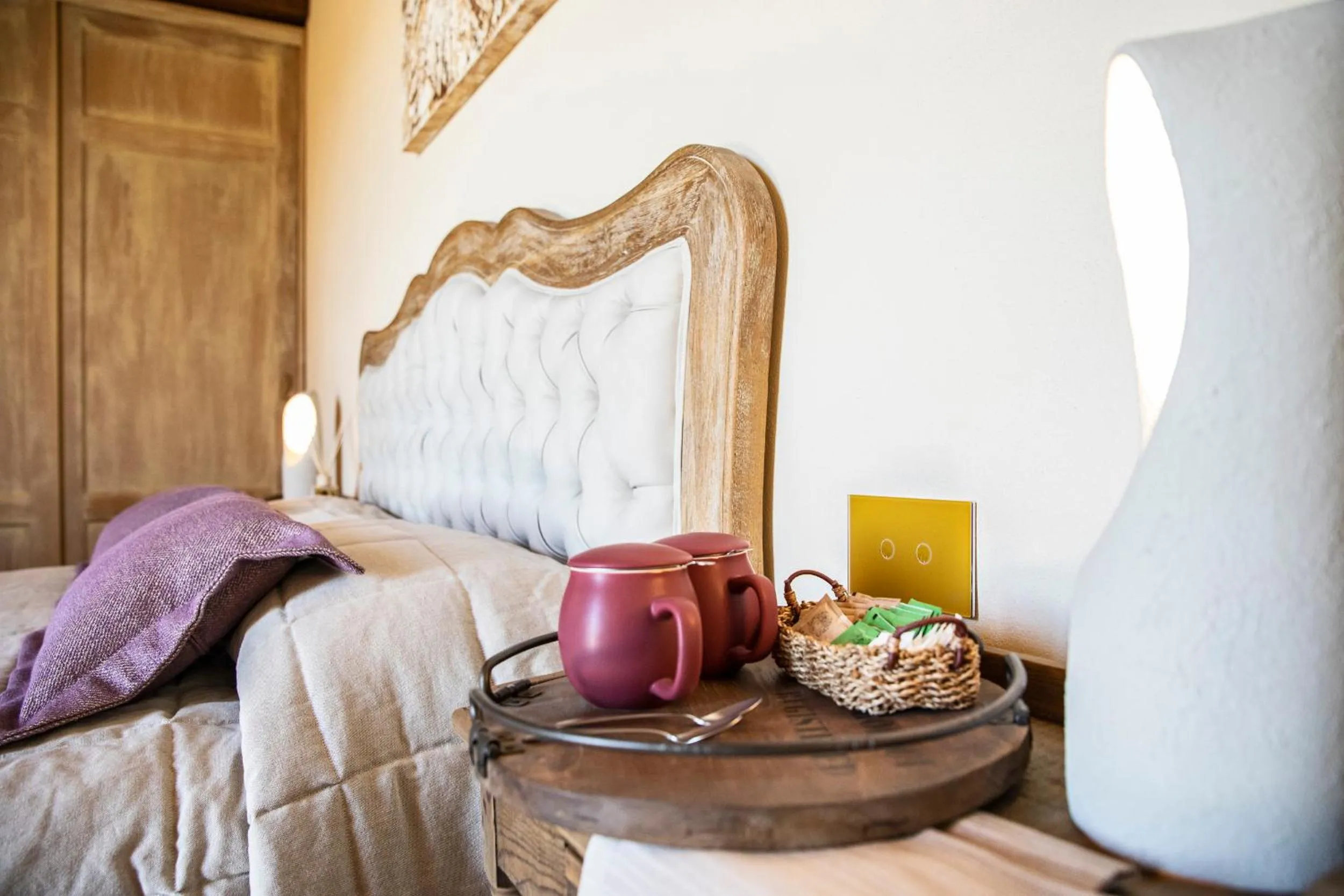 Decorative detail, Bed in Capanna Suites