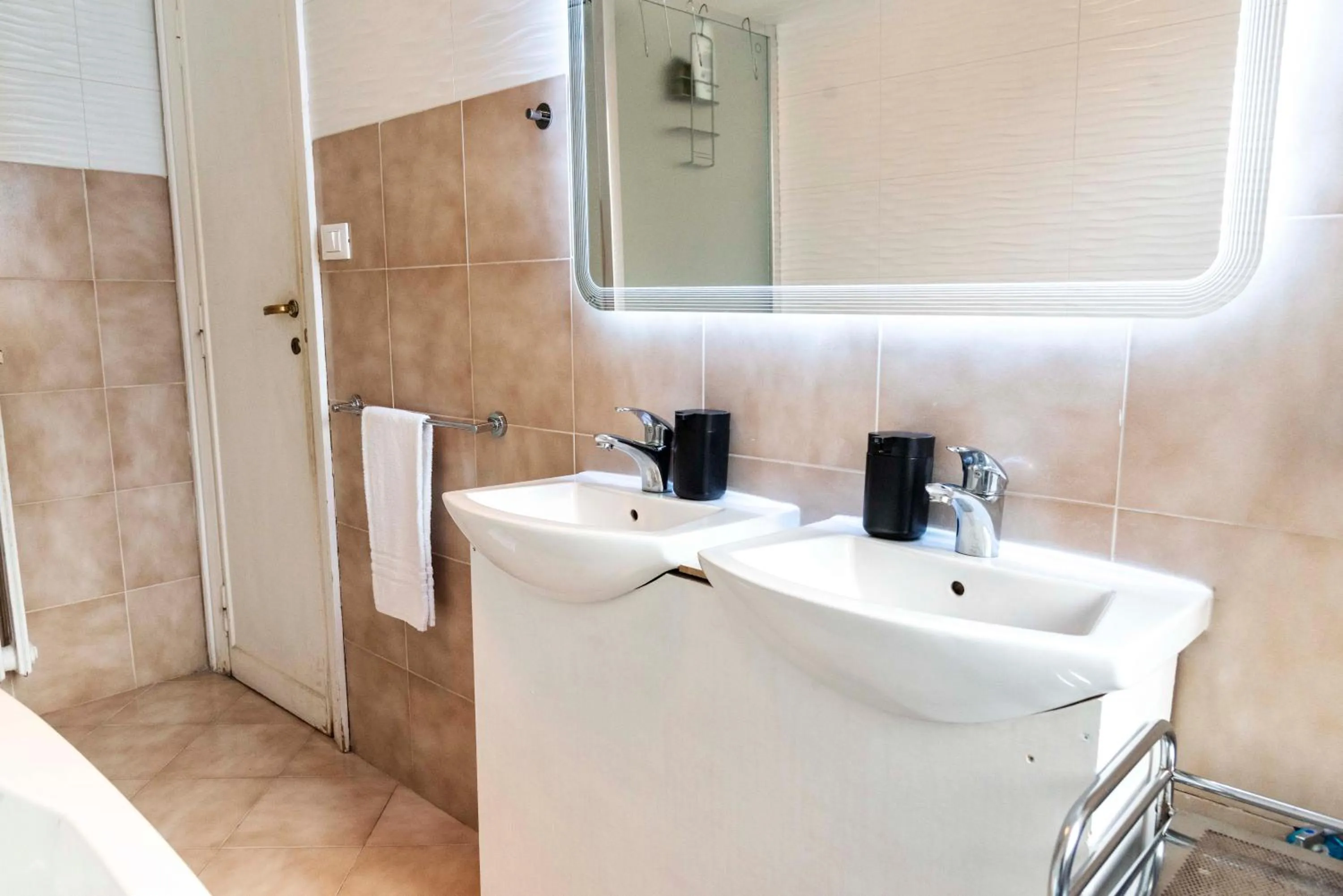 Bathroom in Merulana Suite S.Peter