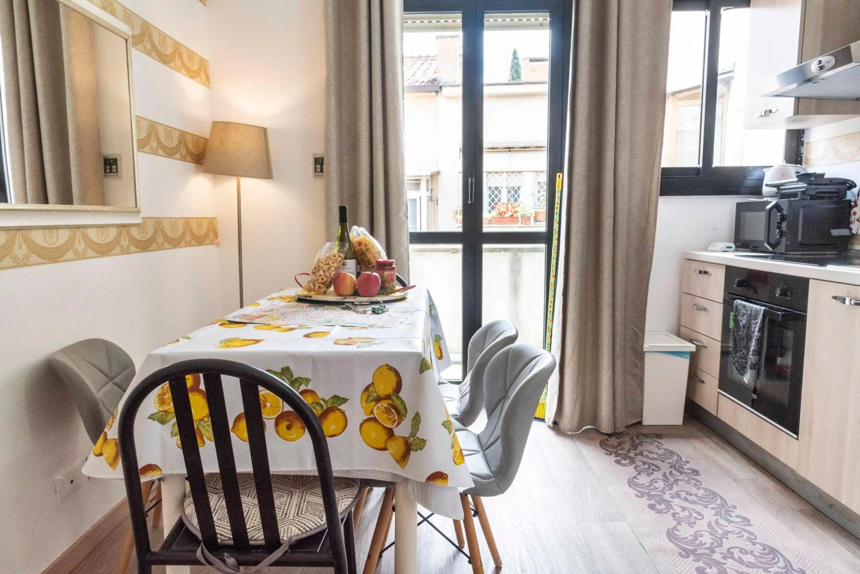 Kitchen or kitchenette in Merulana Suite S.Peter