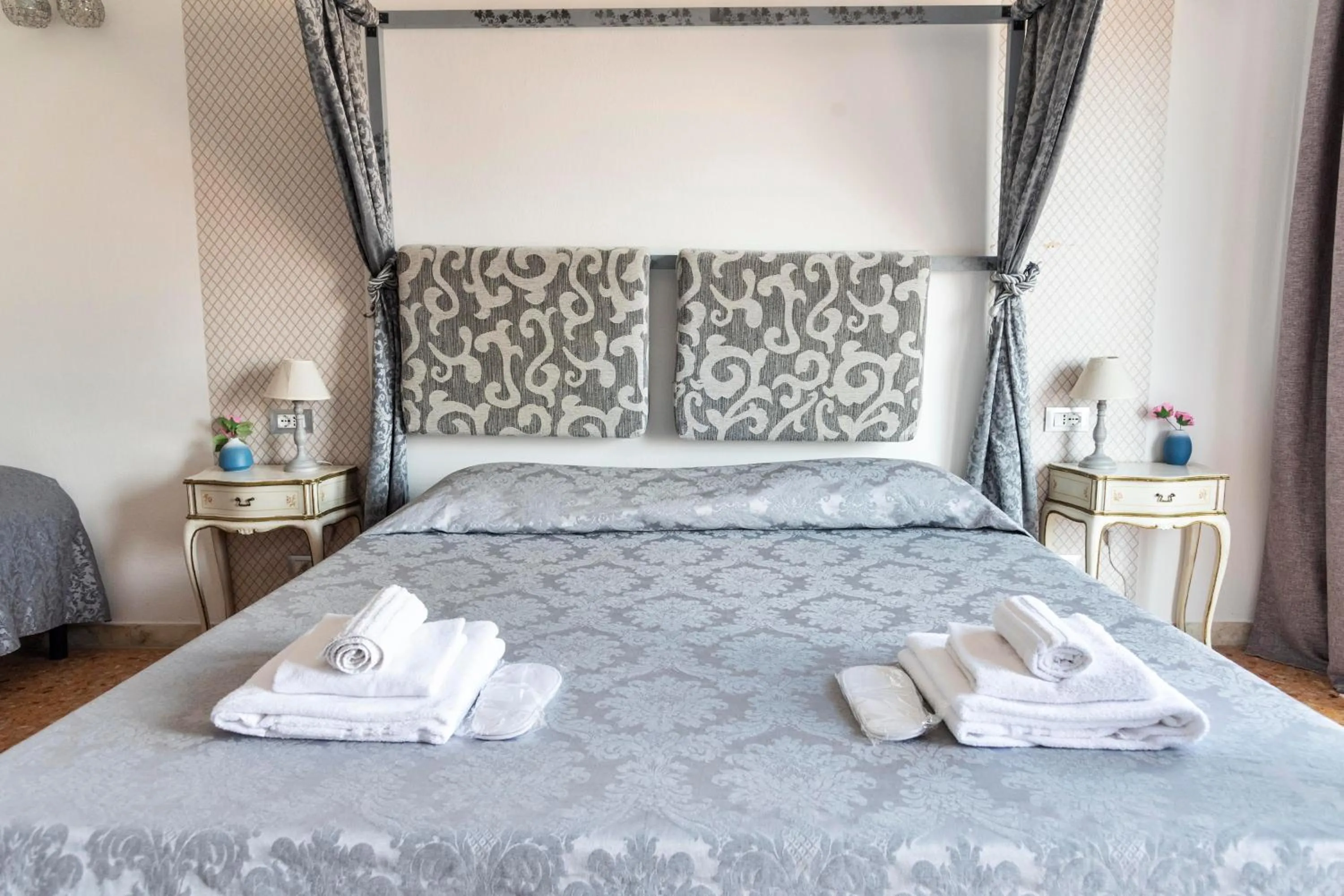 Bedroom, Bed in Merulana Suite S.Peter