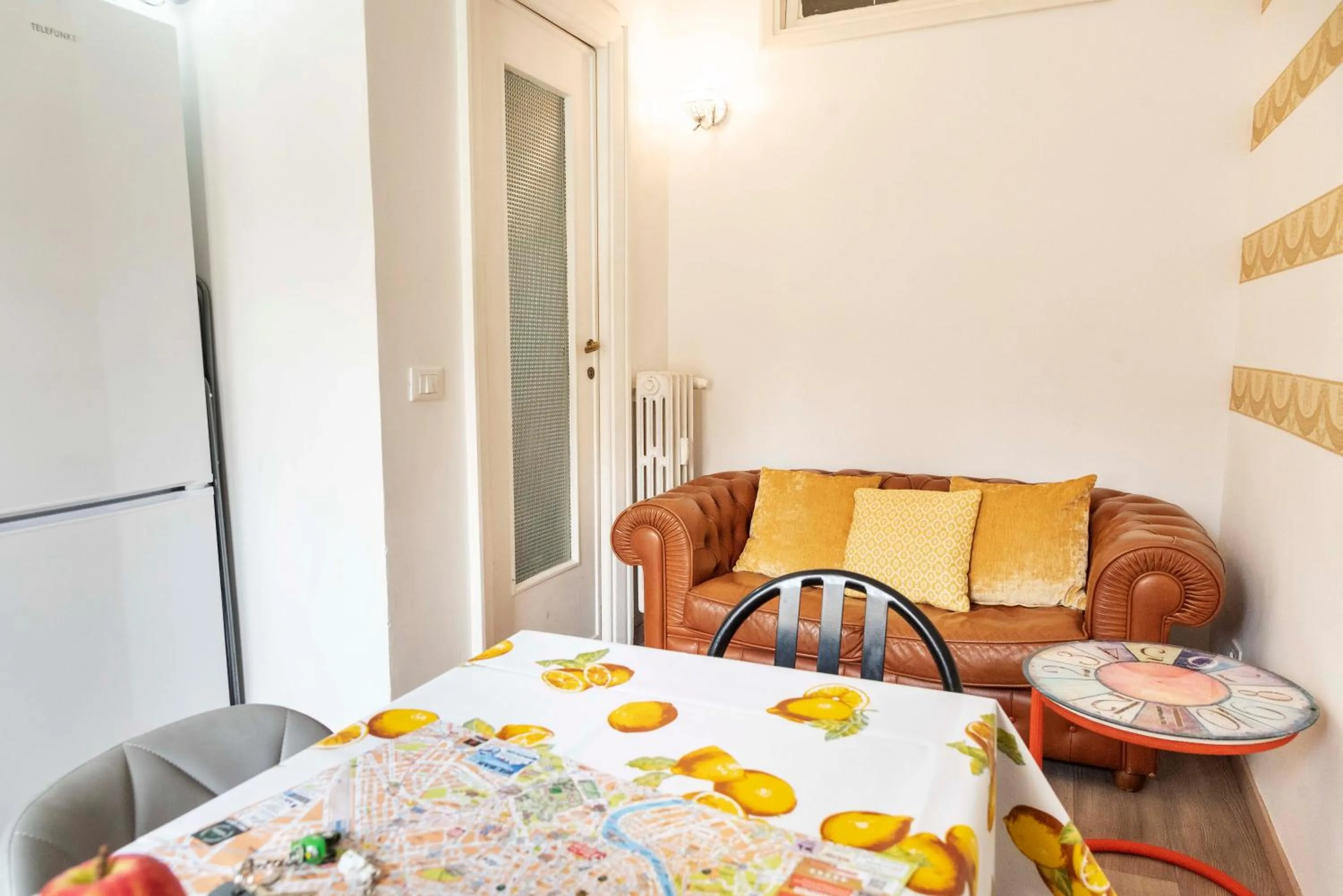 Seating area in Merulana Suite S.Peter