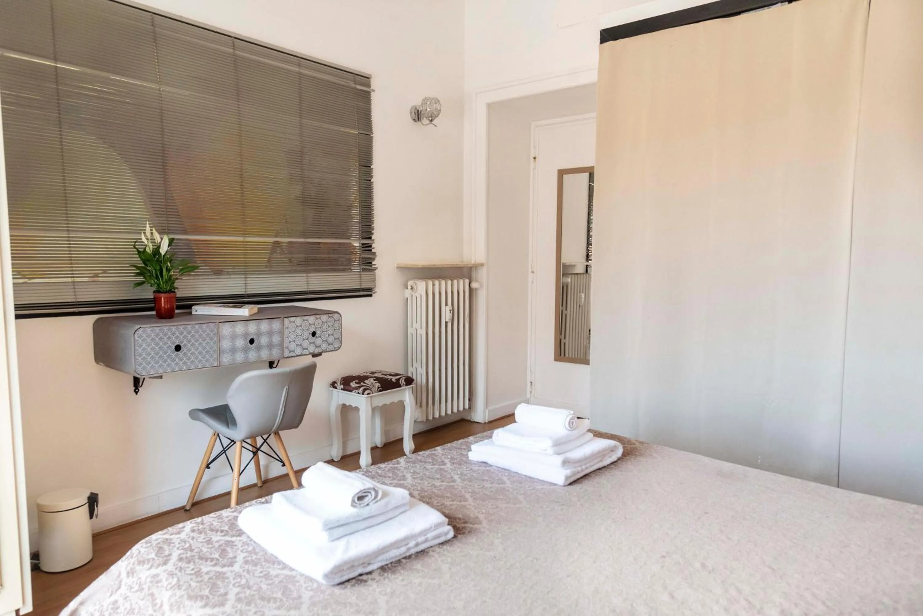 Bedroom, Bed in Merulana Suite S.Peter