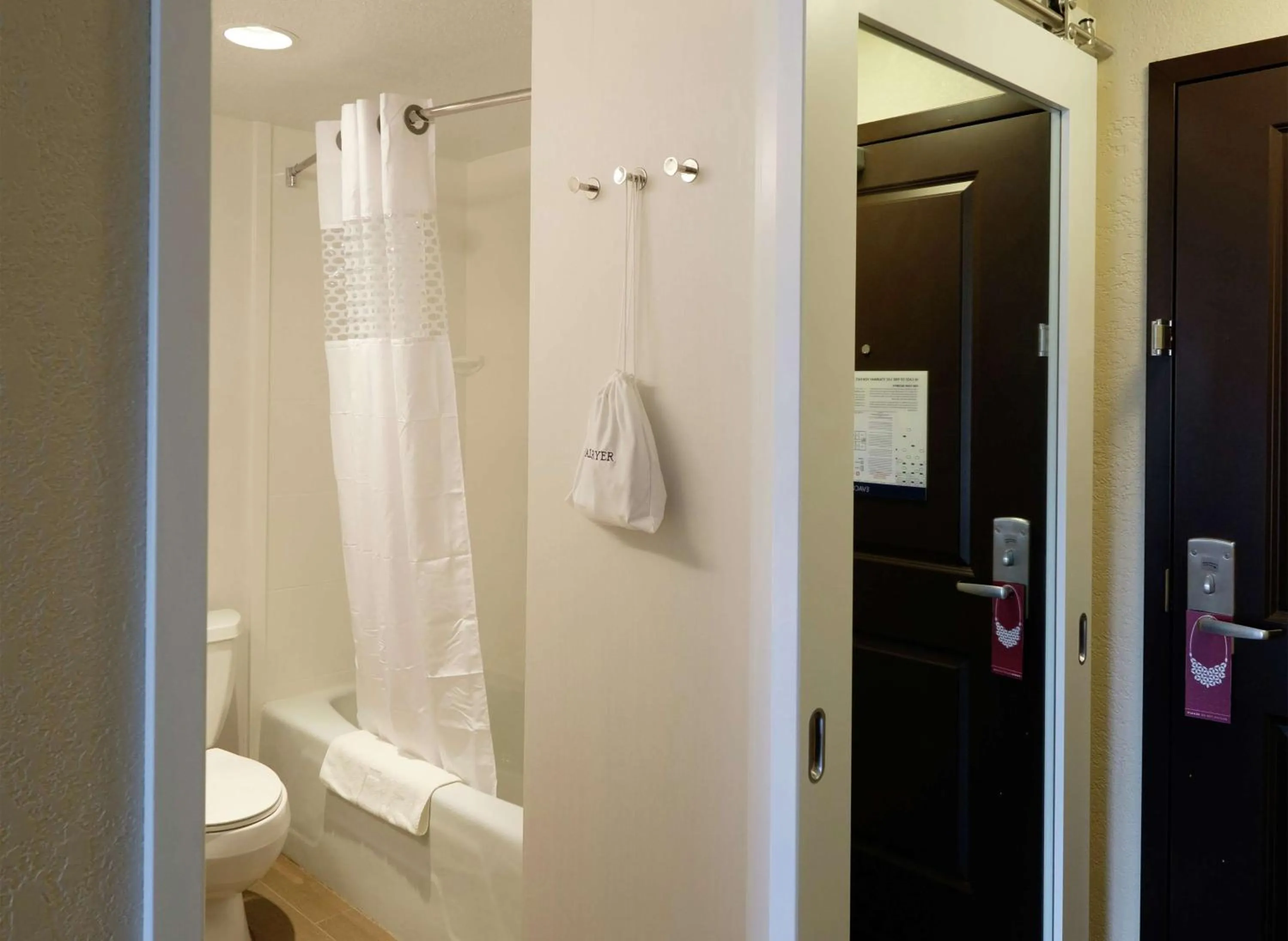 Bathroom in Hampton Inn Green Bay Downtown