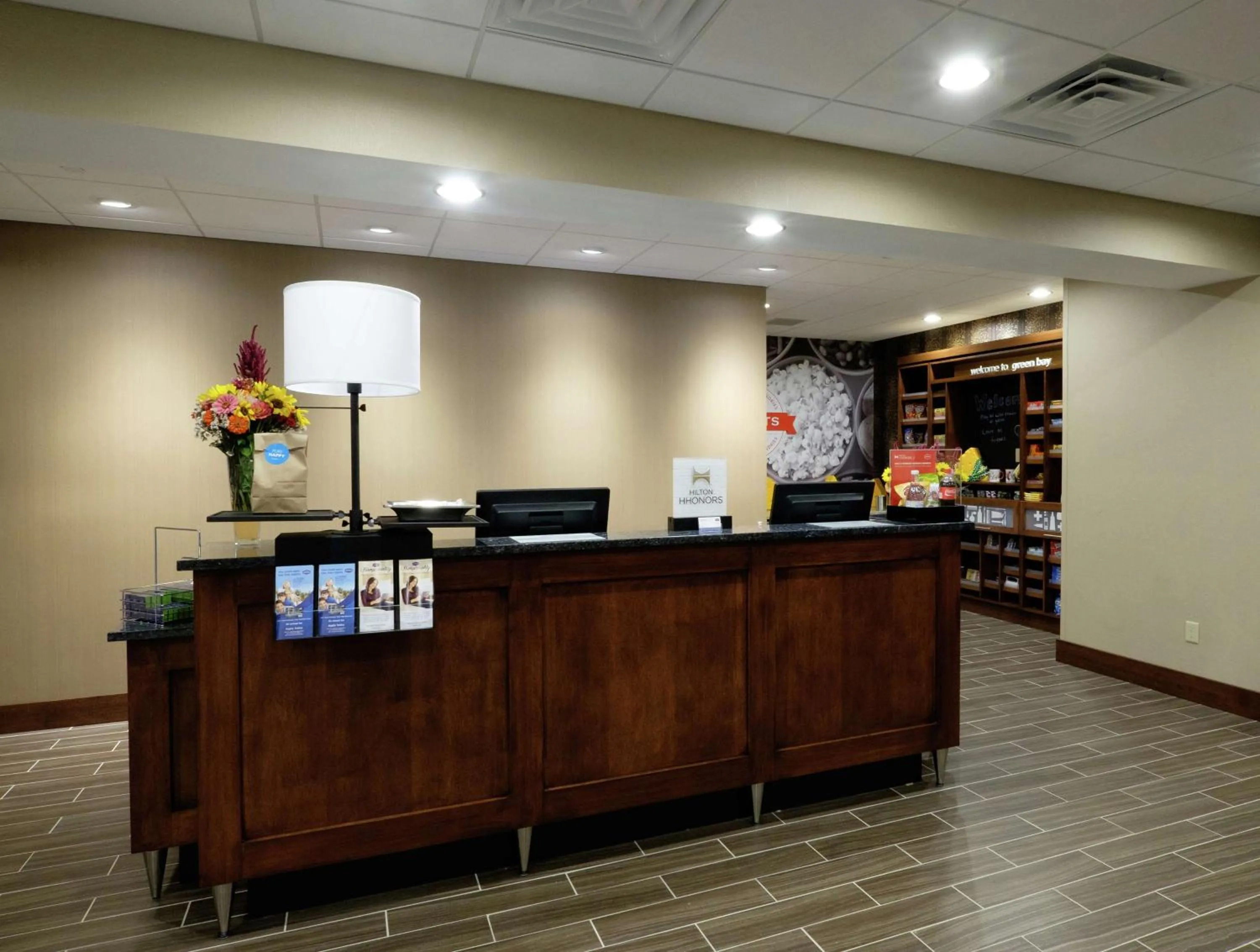 Lobby or reception in Hampton Inn Green Bay Downtown