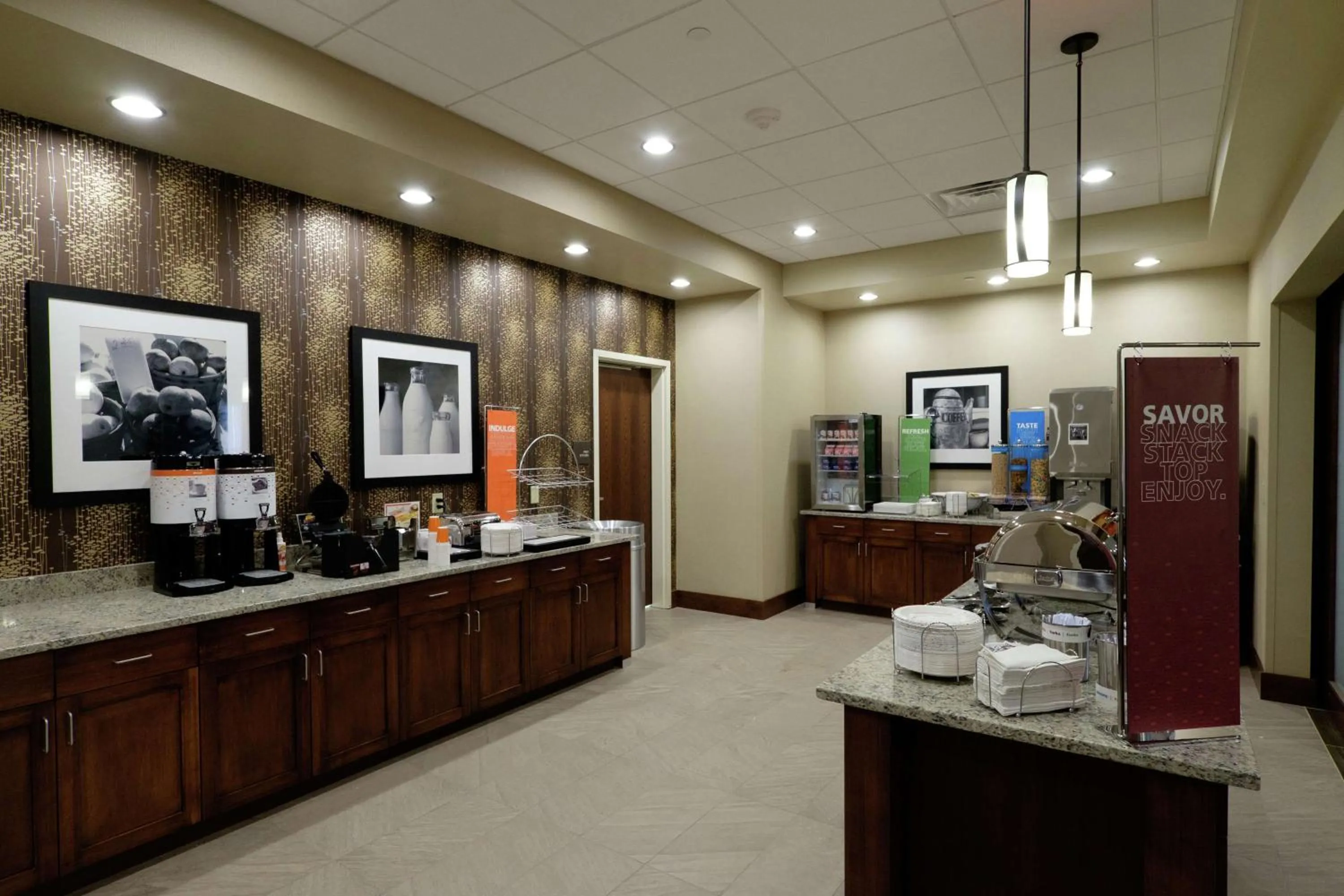 Breakfast in Hampton Inn Green Bay Downtown