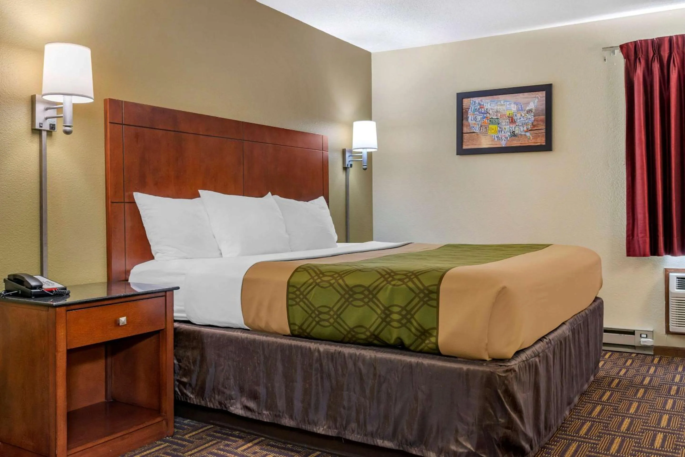 Photo of the whole room in Econo Lodge River Falls