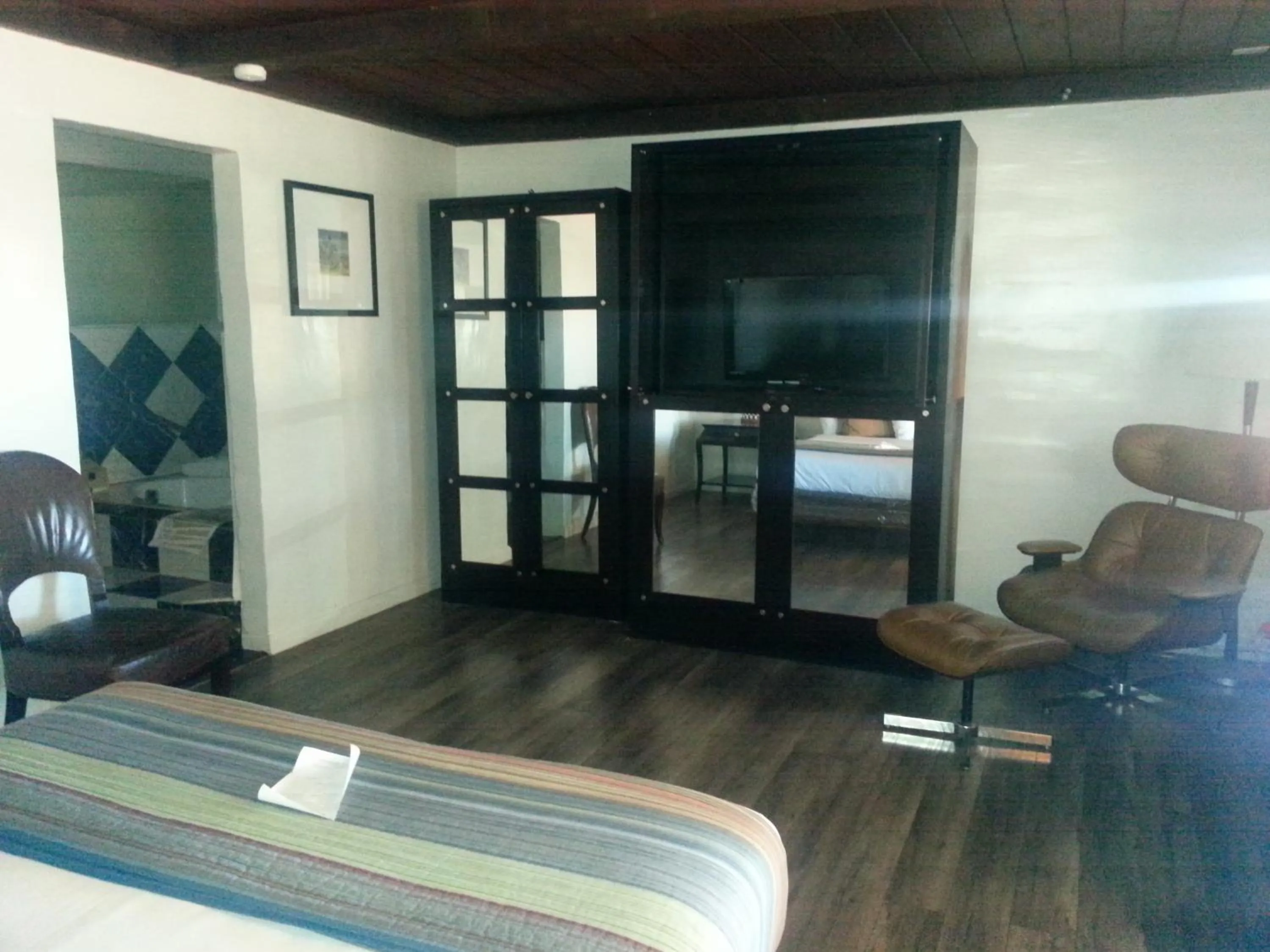 TV and multimedia in Sterling Gardens