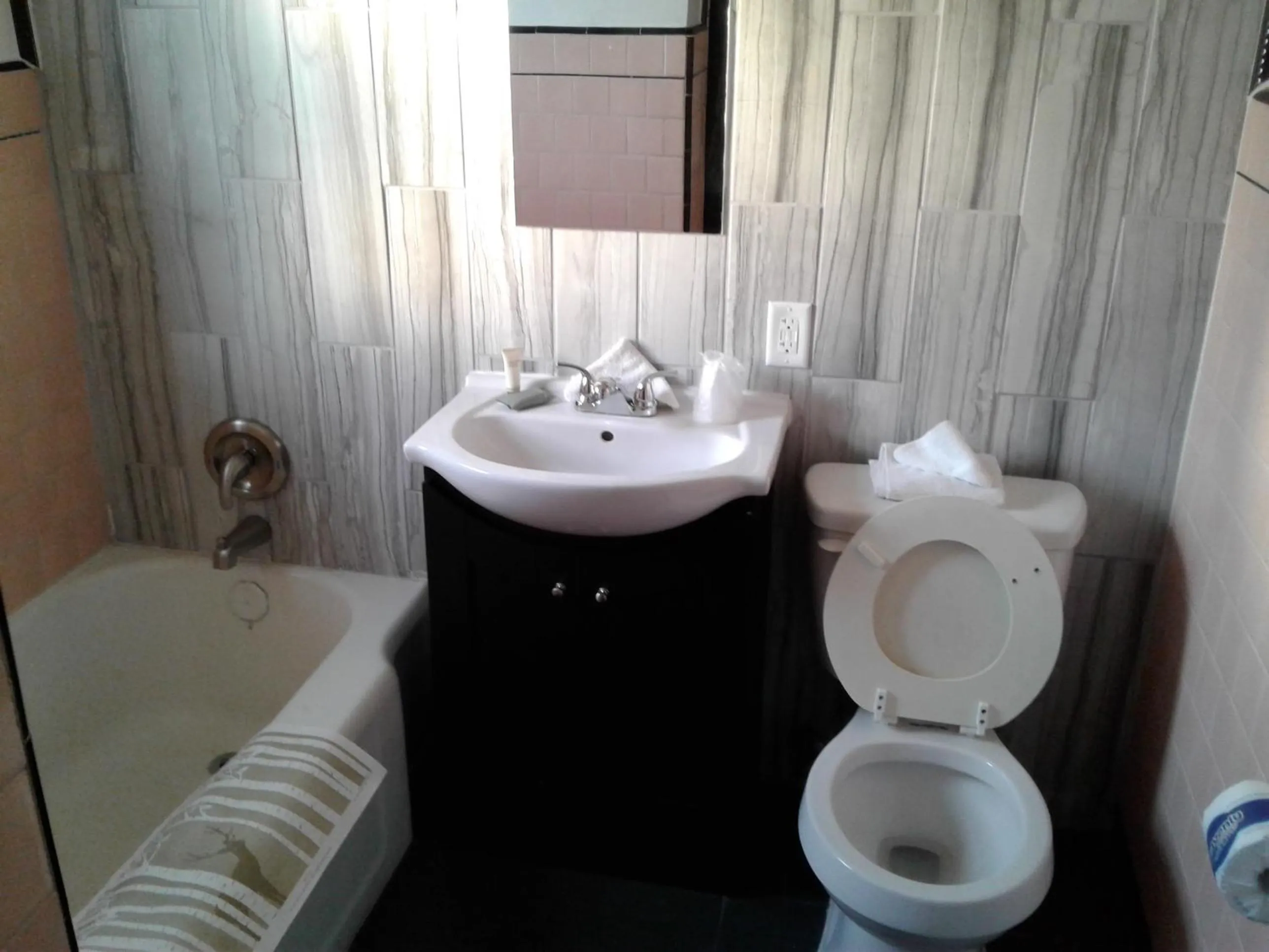 Shower in Sterling Gardens