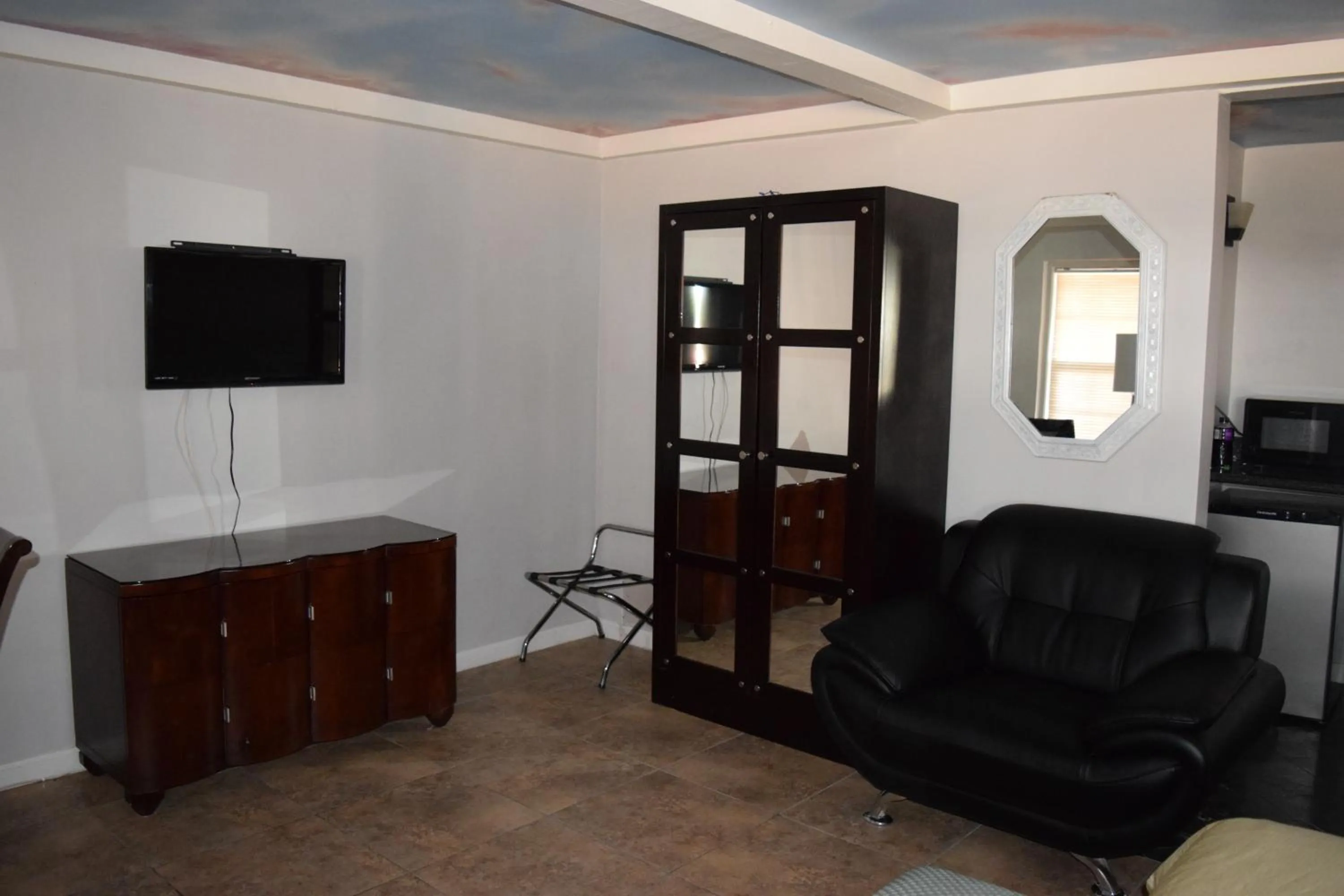 TV and multimedia in Sterling Gardens