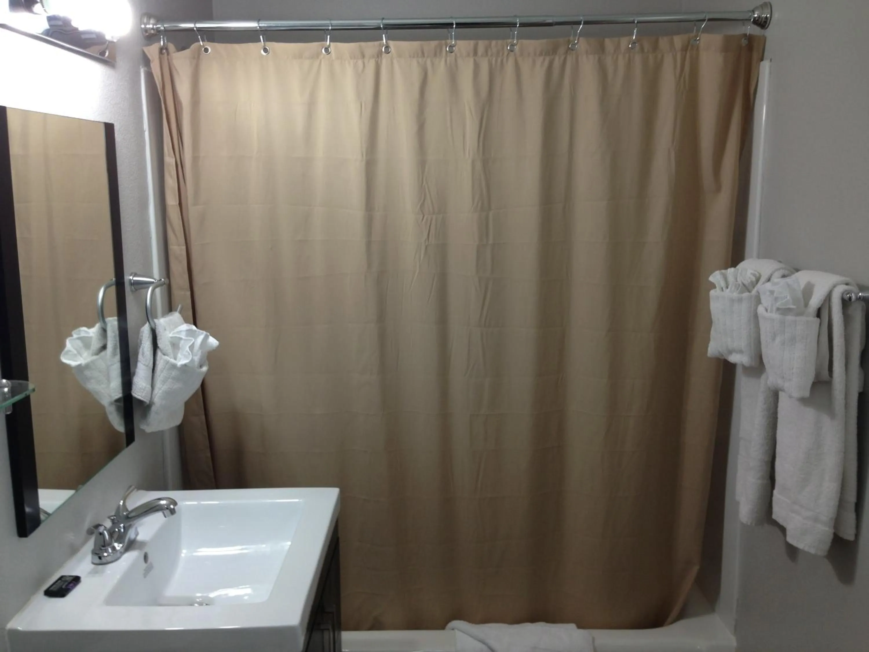 Shower in Sterling Gardens