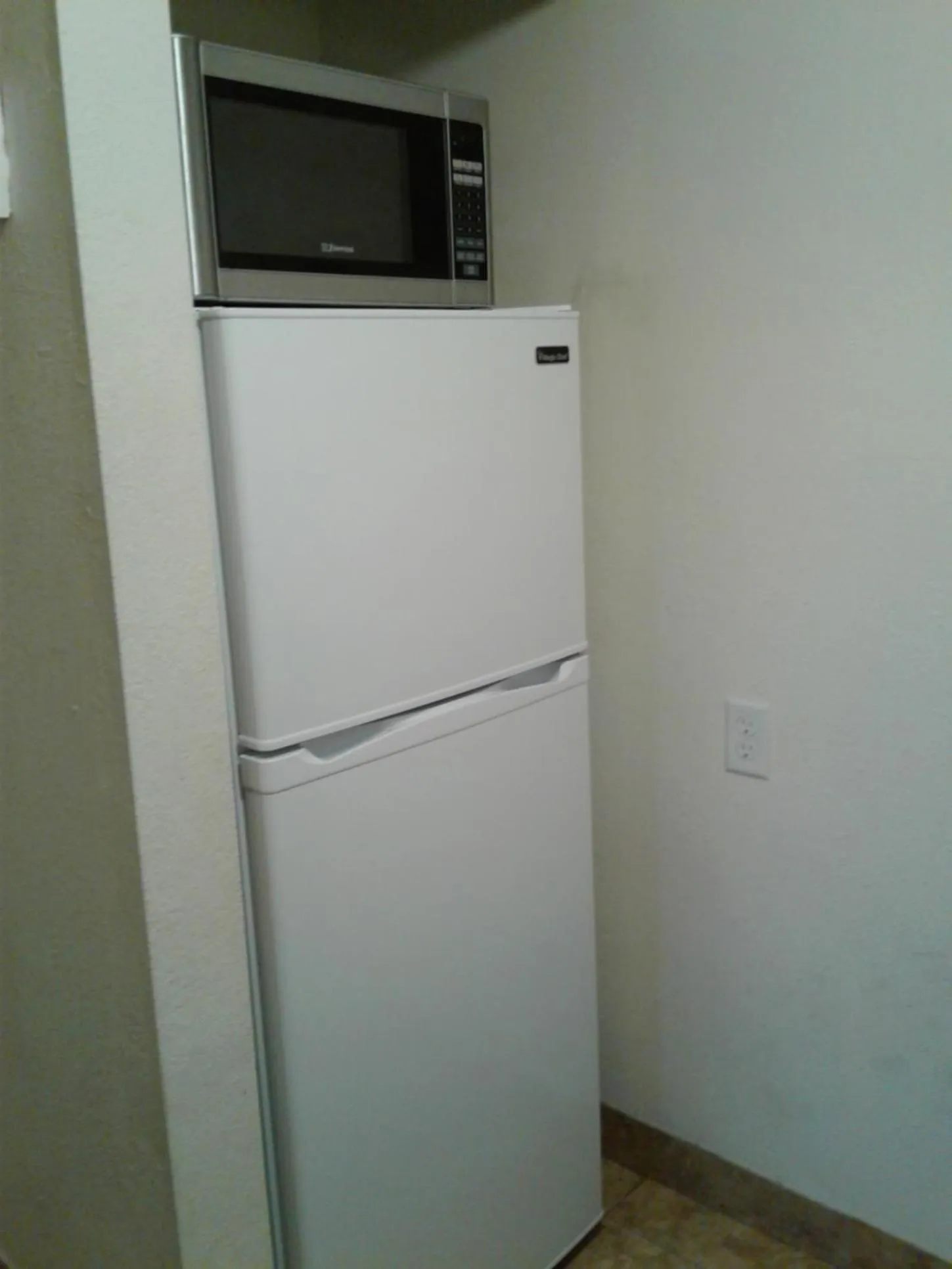 Kitchen or kitchenette in Sterling Gardens