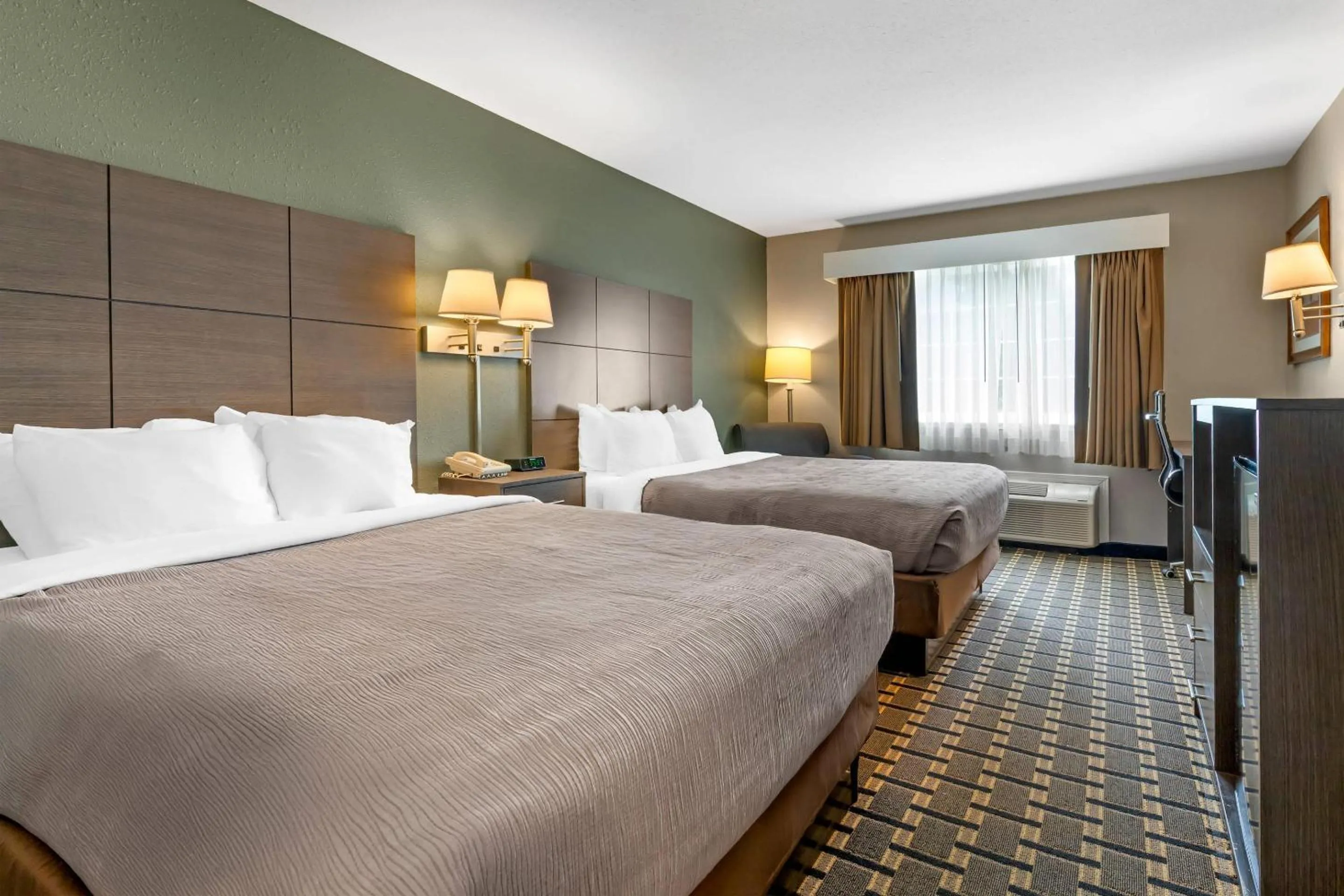 Bedroom, Bed in Quality Inn Mauston I-90