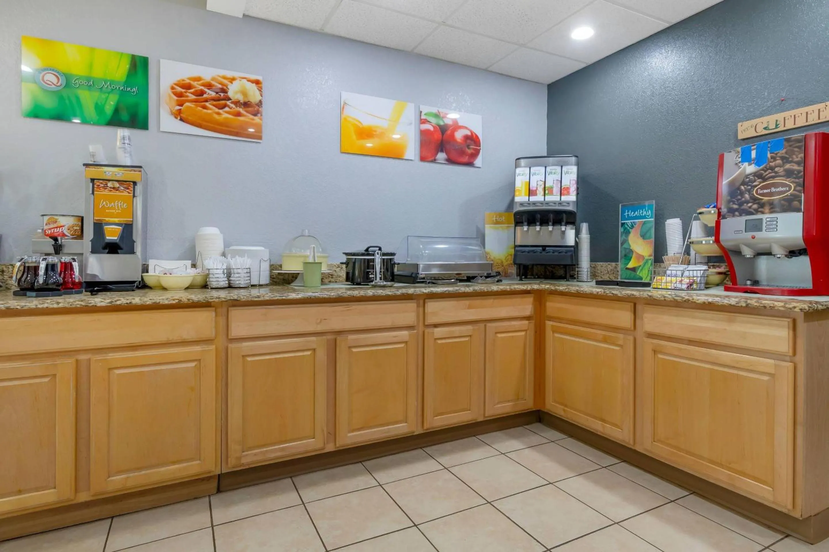 Breakfast in Quality Inn Mauston I-90