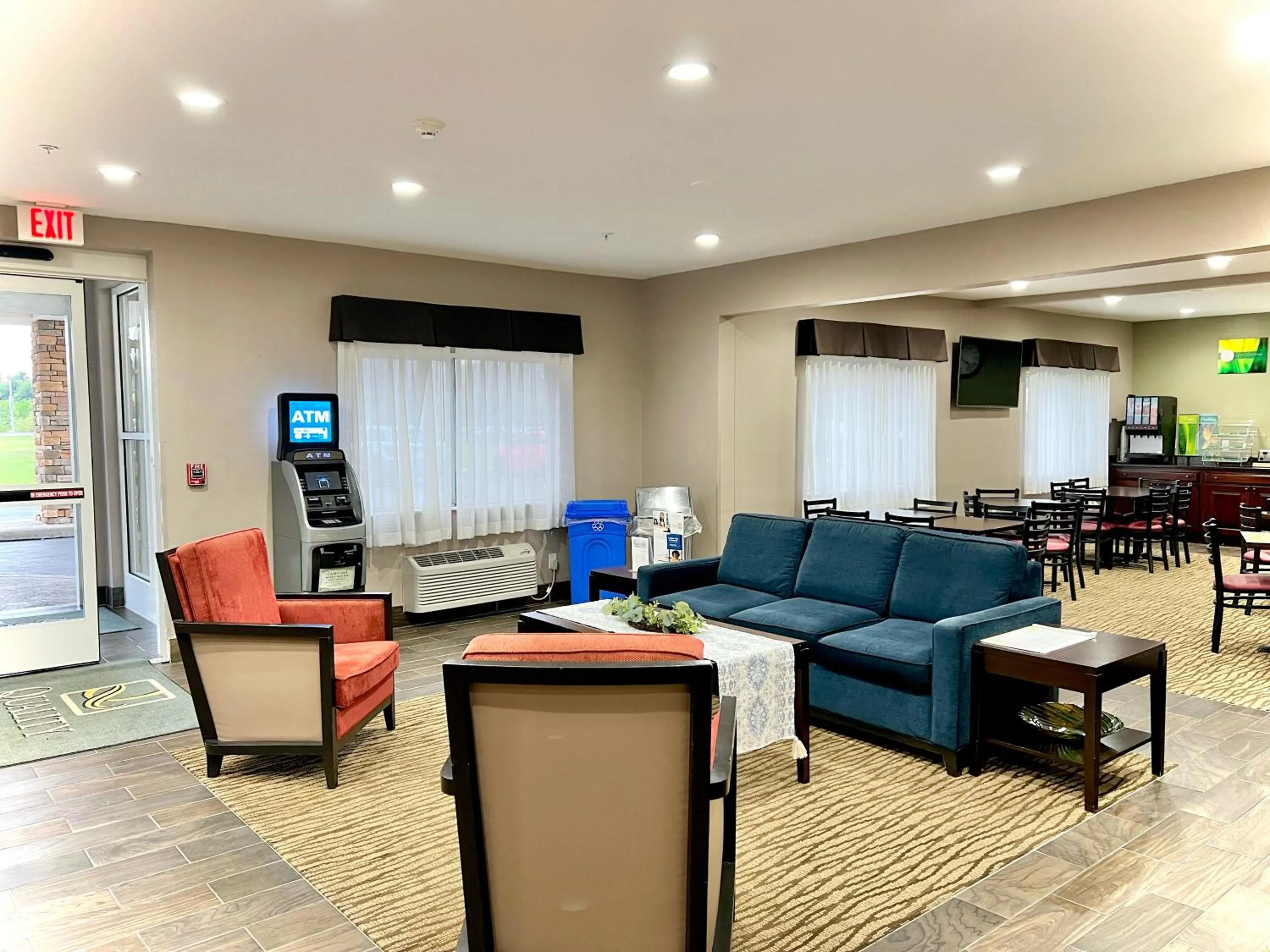 Seating area in Quality Inn & Suites Wisconsin Dells Downtown - Waterparks Area