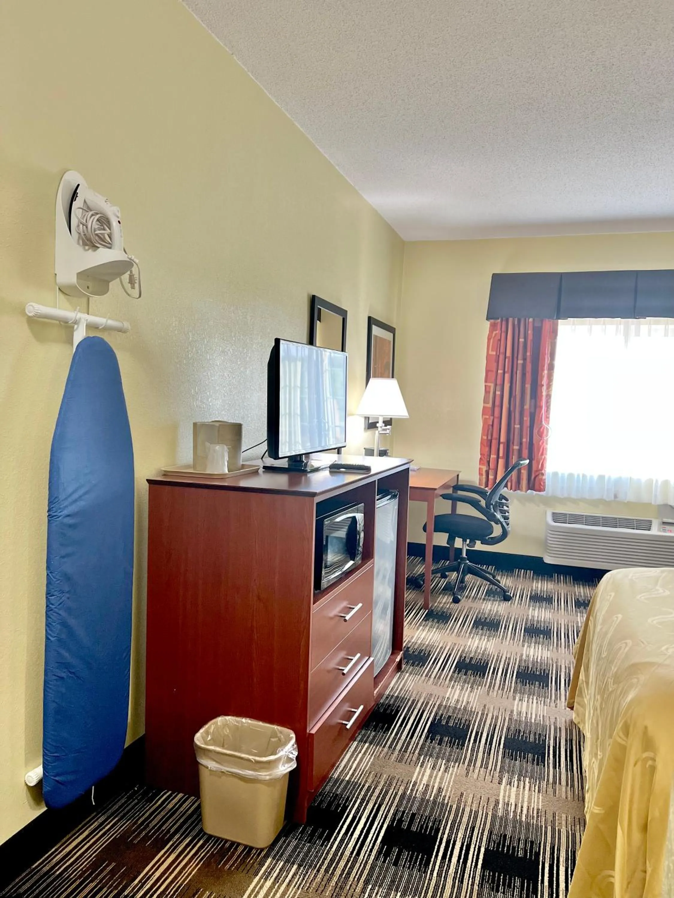 Bedroom, Bed in Quality Inn & Suites Wisconsin Dells Downtown - Waterparks Area