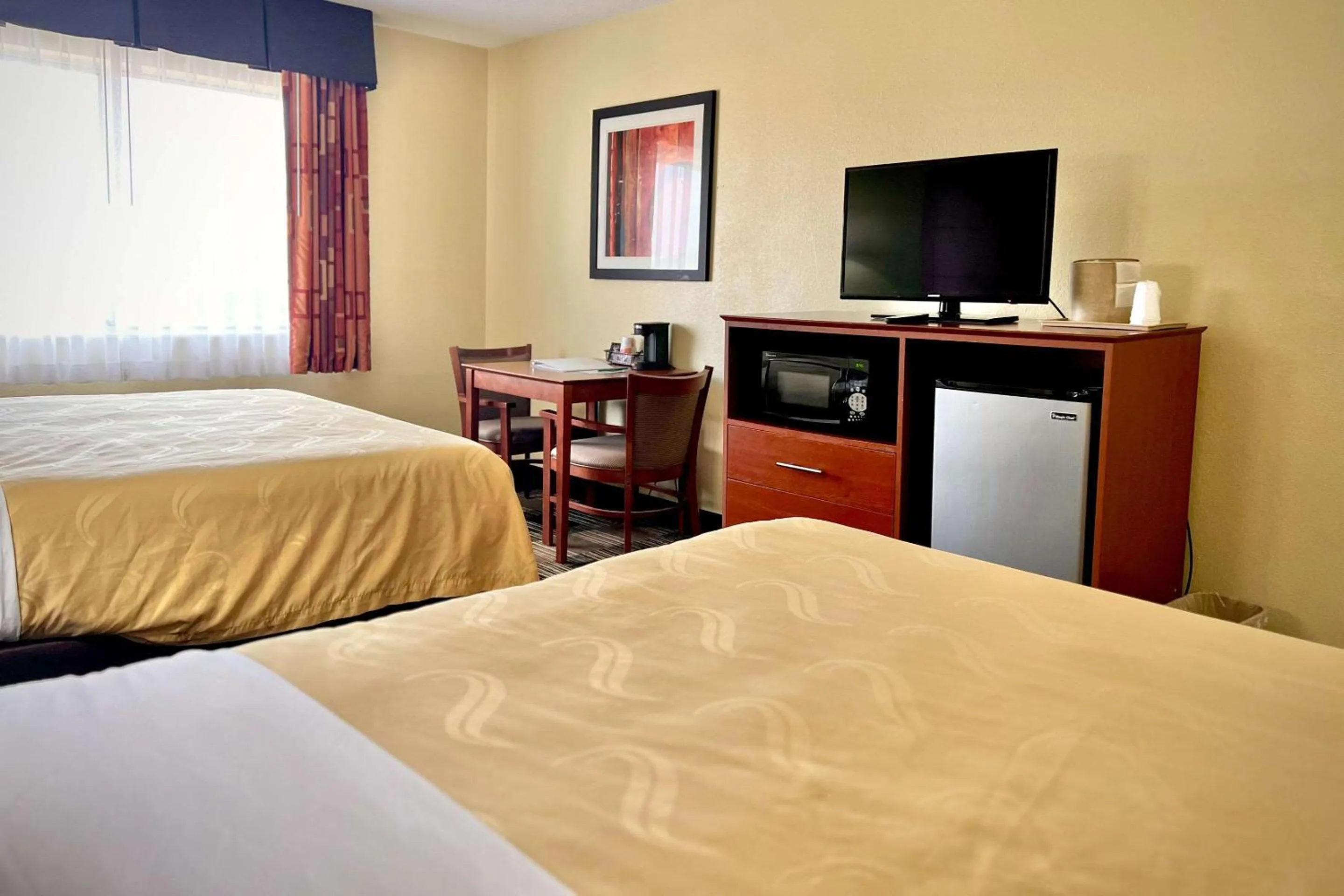 Bedroom, Bed in Quality Inn & Suites Wisconsin Dells Downtown - Waterparks Area