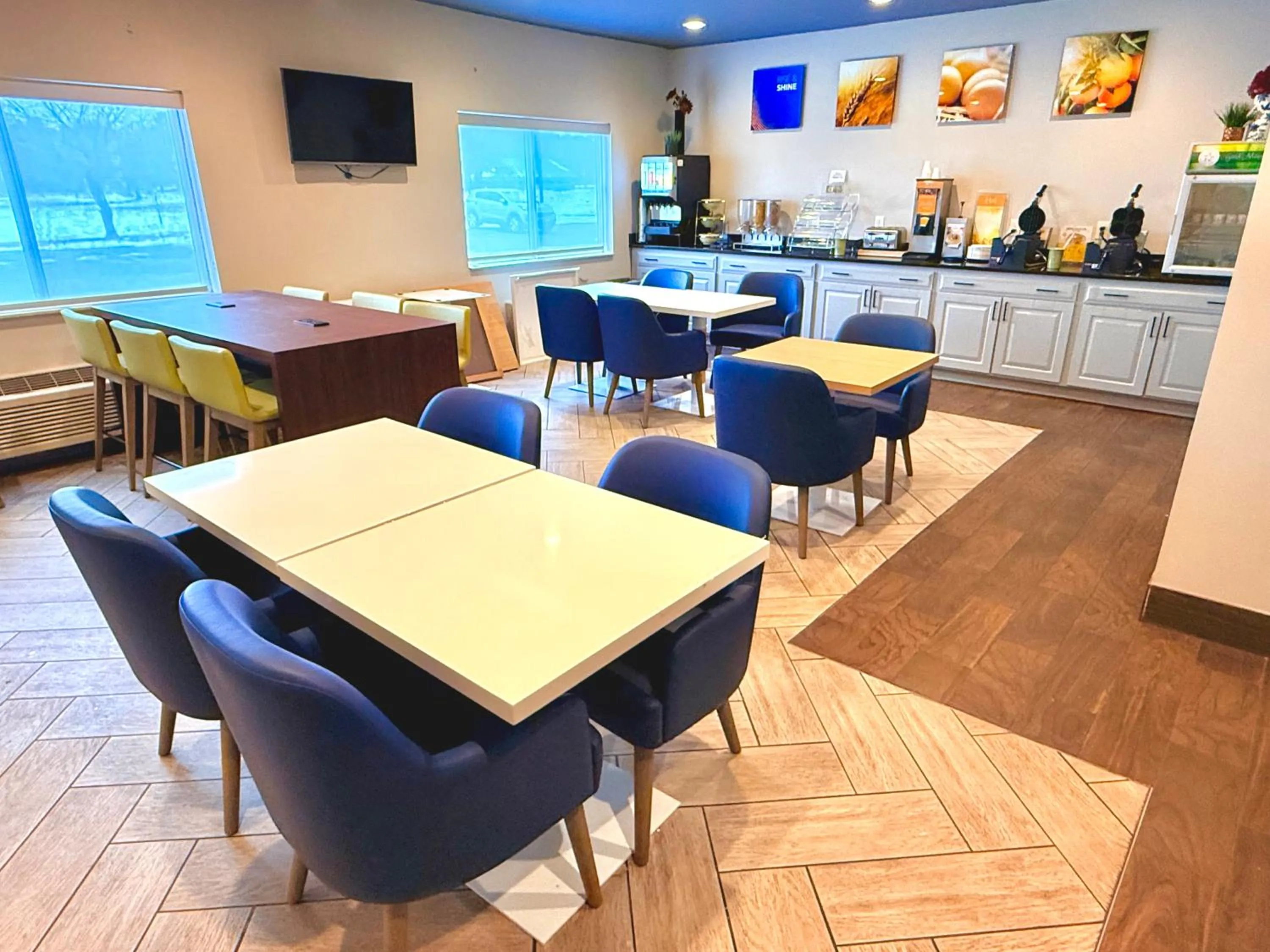 Quality Inn & Suites Wisconsin Dells Downtown - Waterparks Area Newly renovated 2026