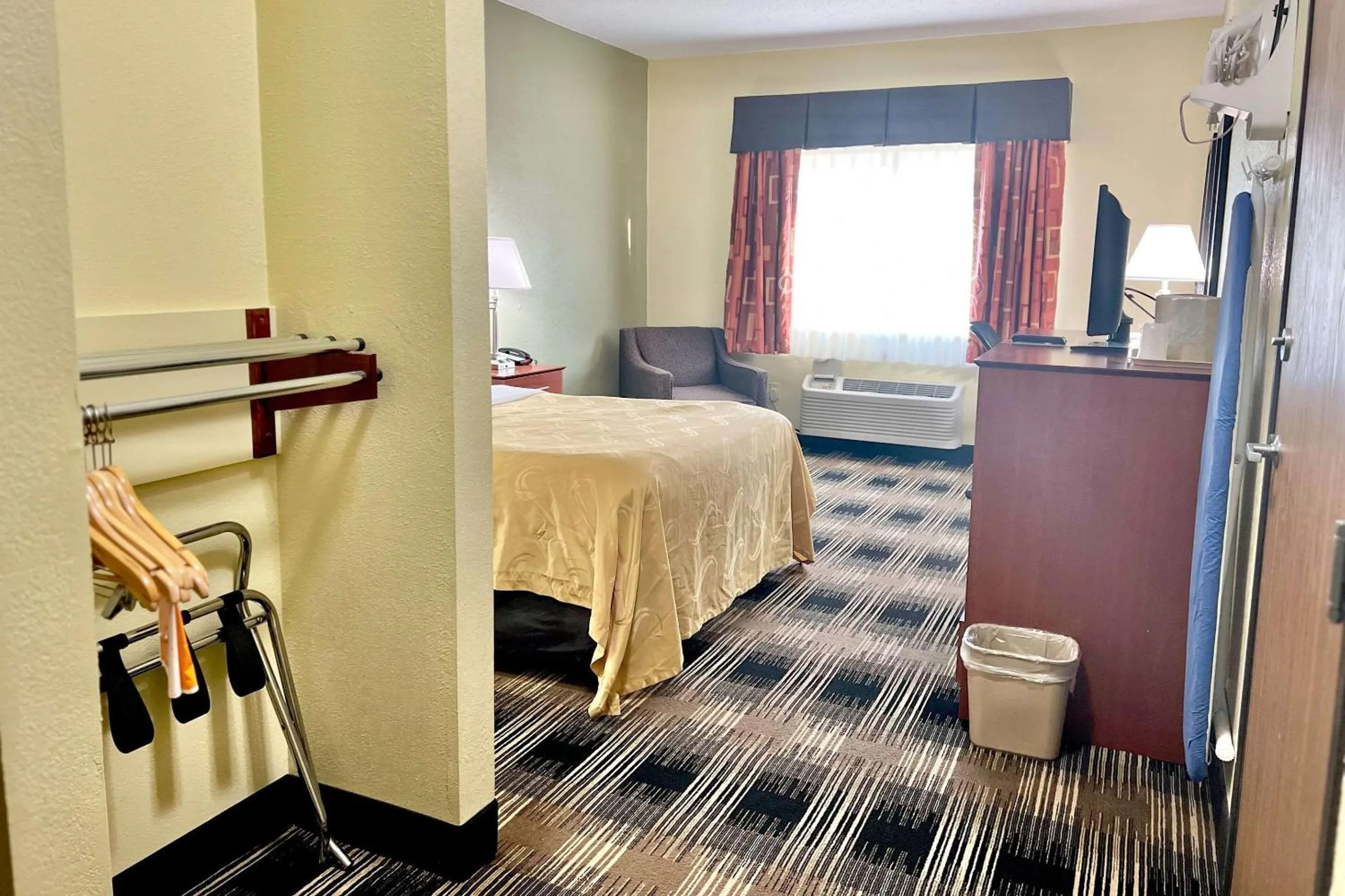 Bedroom, Bed in Quality Inn & Suites Wisconsin Dells Downtown - Waterparks Area