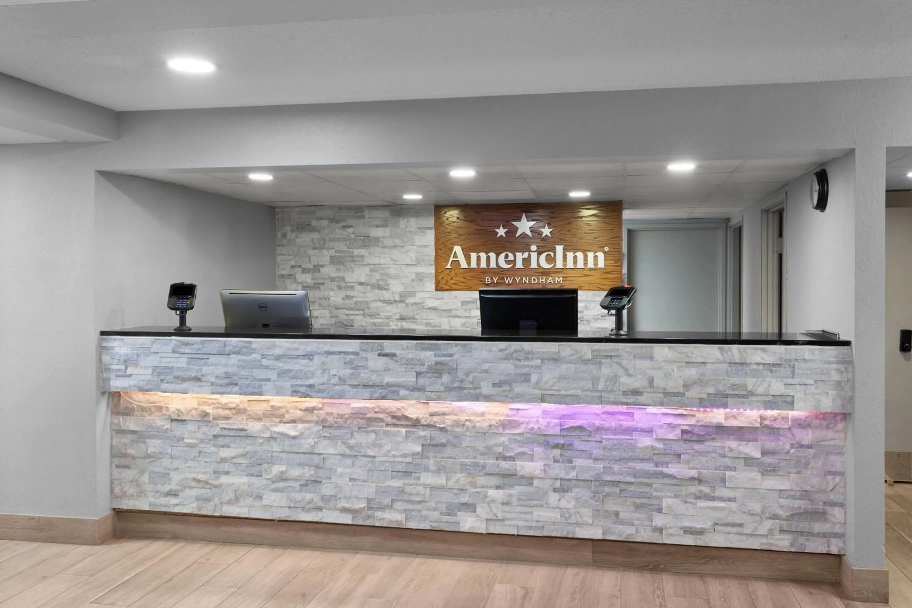 Lobby or reception in AmericInn by Wyndham Reedsburg