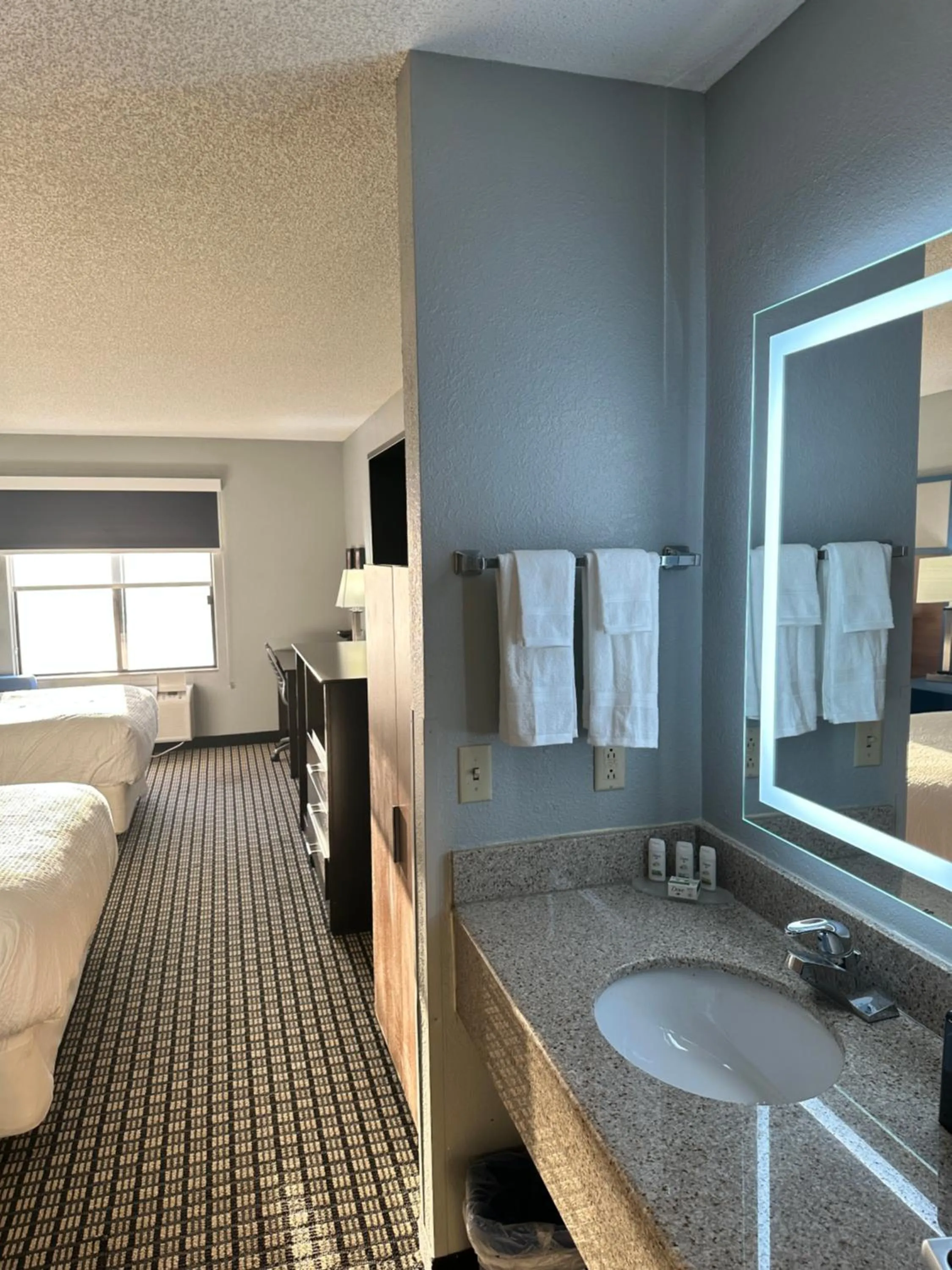 AmericInn by Wyndham Reedsburg