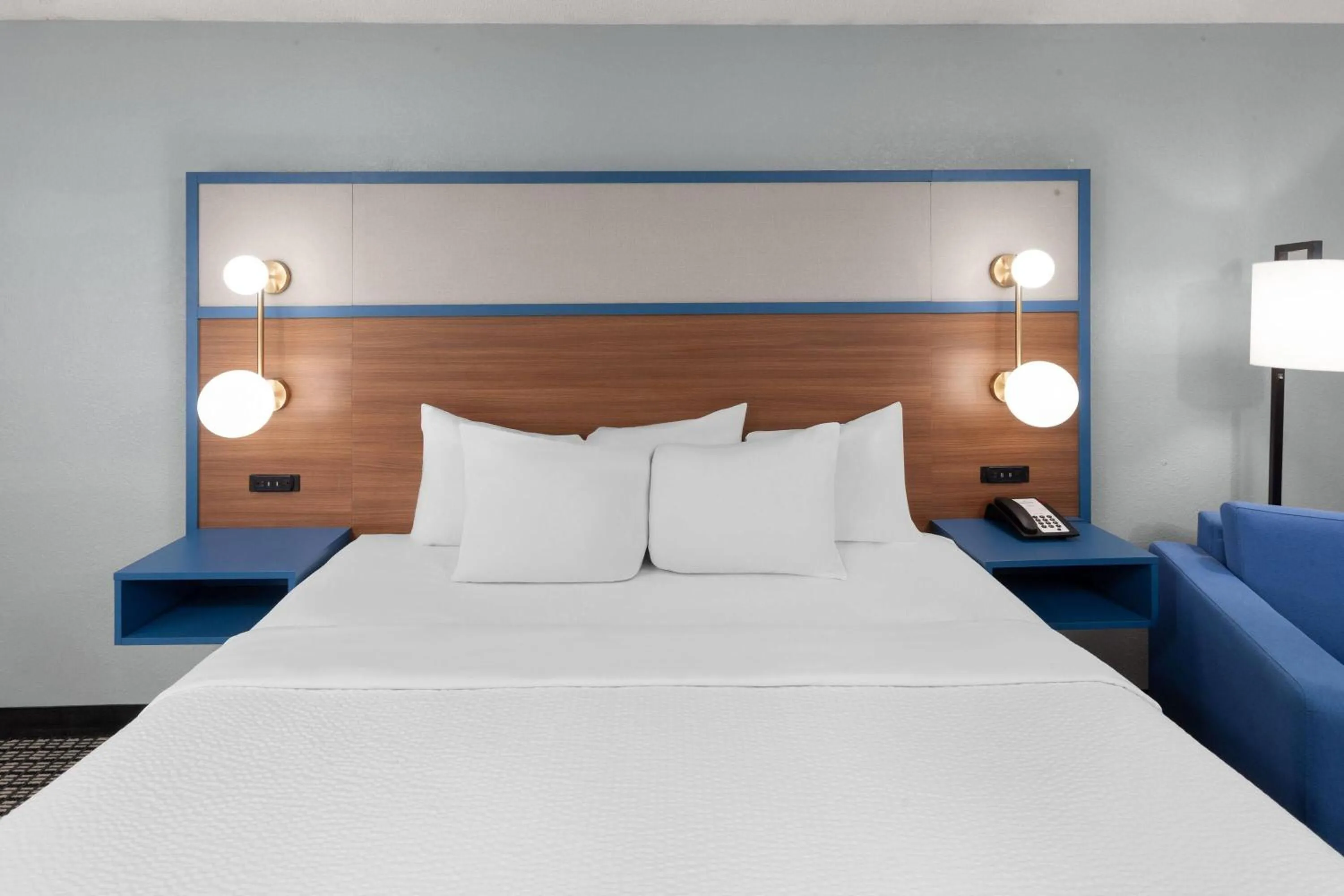 Photo of the whole room, Bed in AmericInn by Wyndham Reedsburg