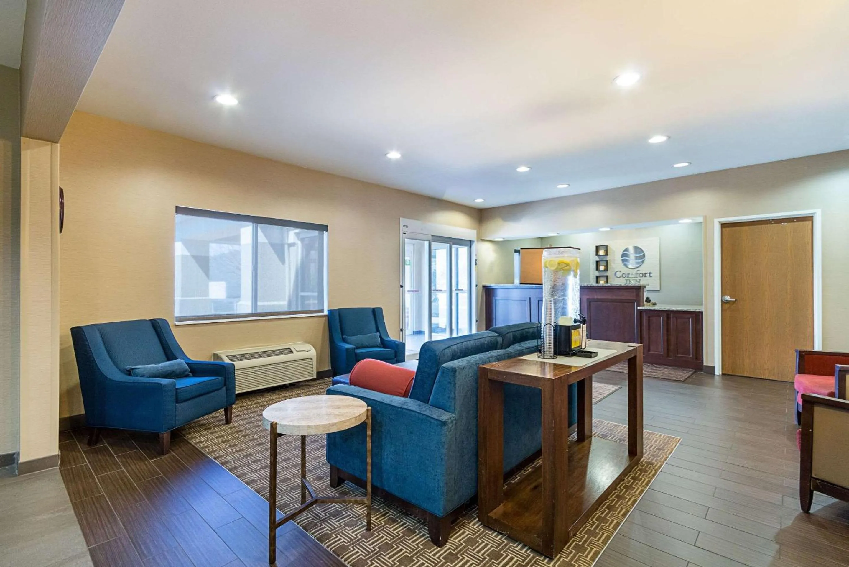 Lobby or reception in Comfort Inn Barboursville near Huntington Mall area