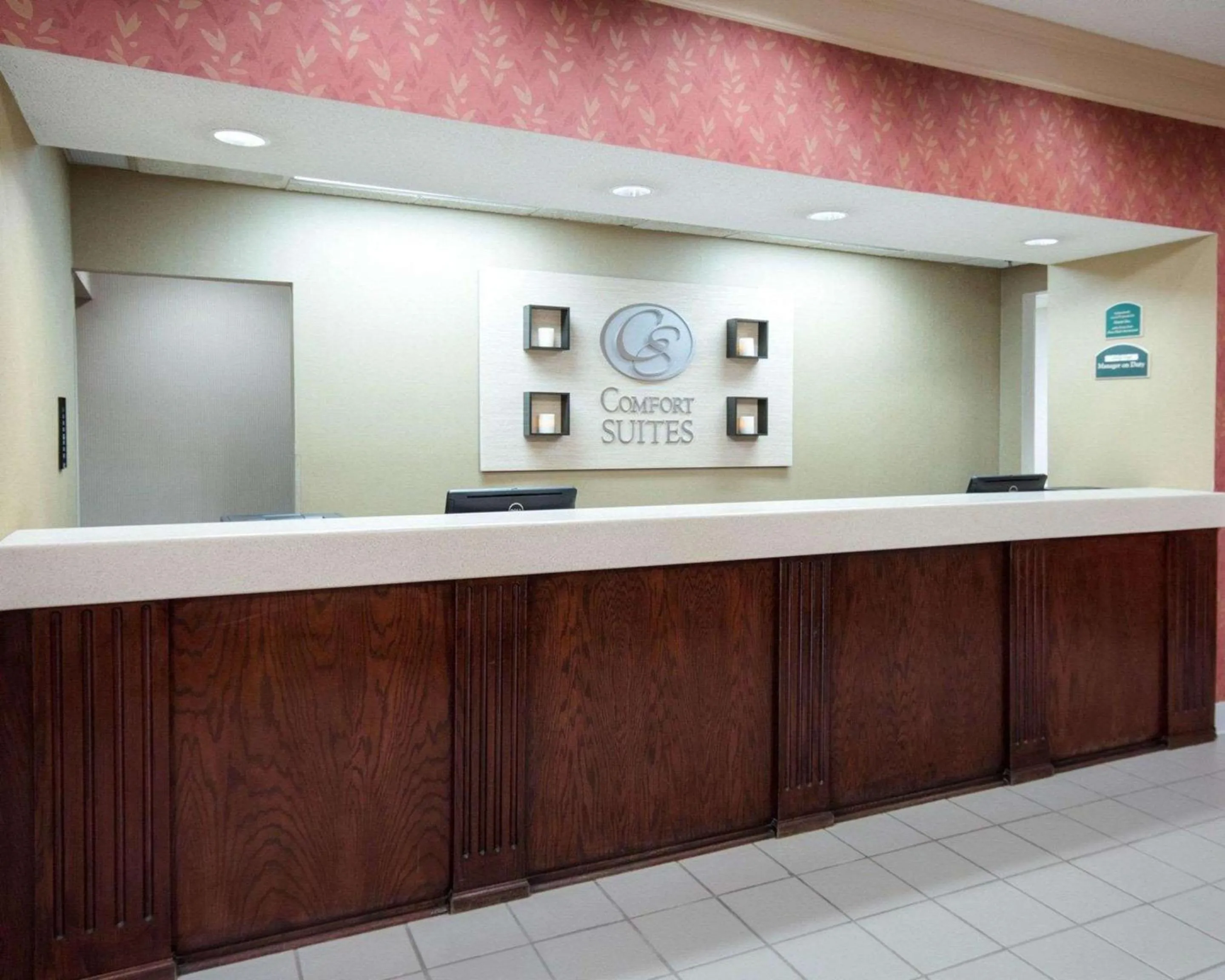 Lobby or reception in Comfort Suites Parkersburg South