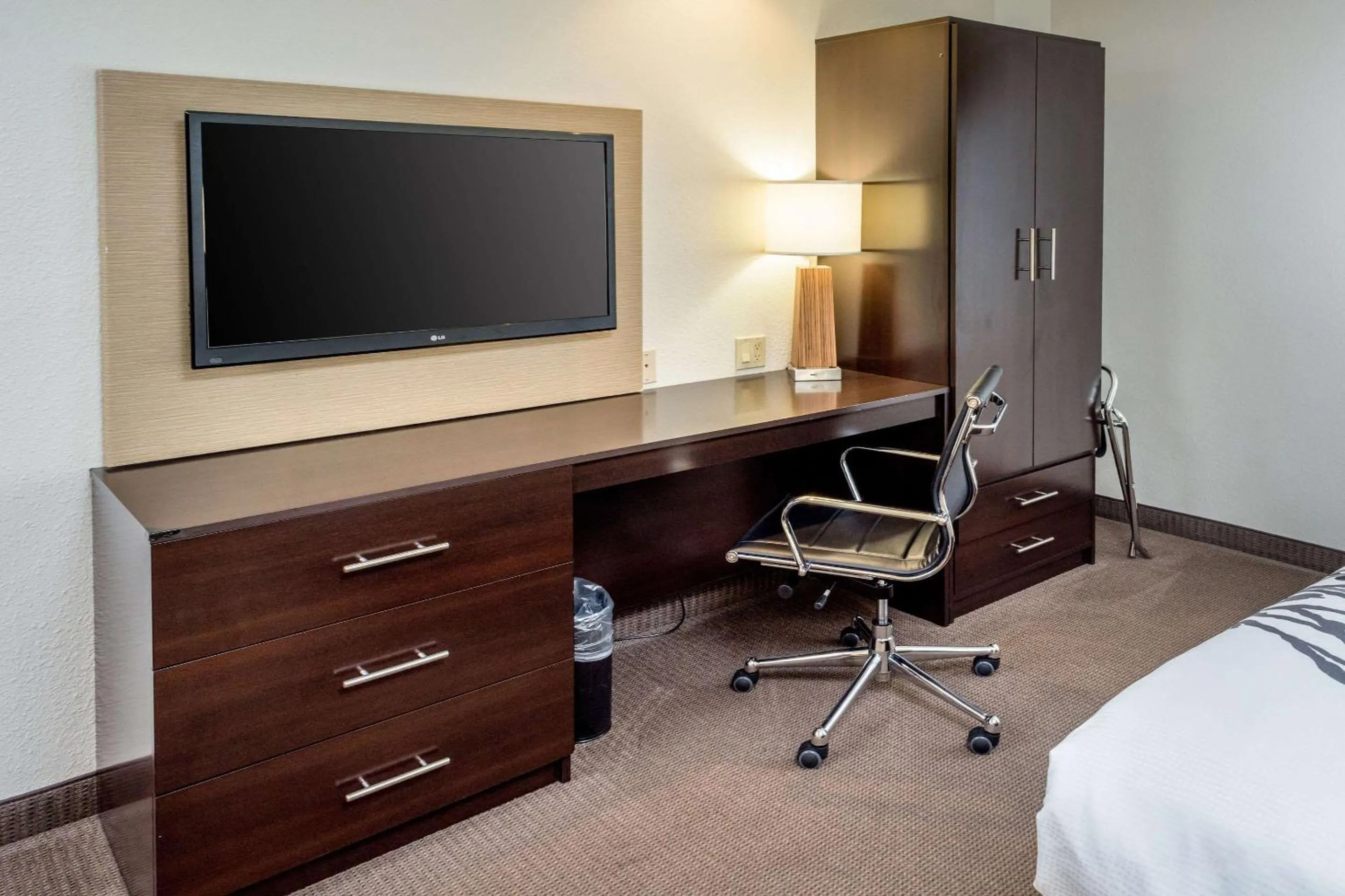 Bedroom, Bed in Sleep Inn & Suites Cross Lanes - South Charleston