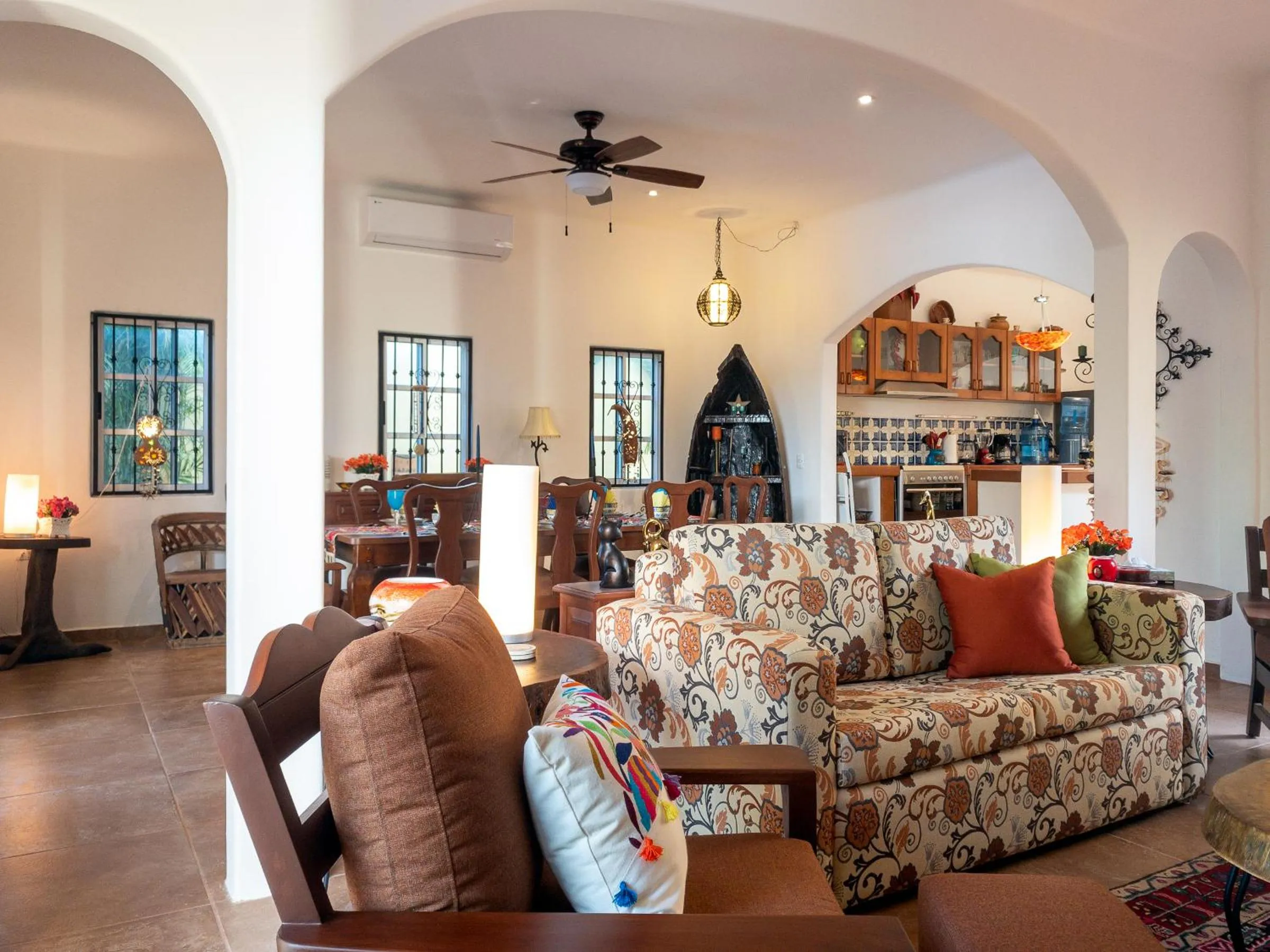 Living room in Casa Zarah - Hacienda Family Home - Pool and 2-Block to Beach