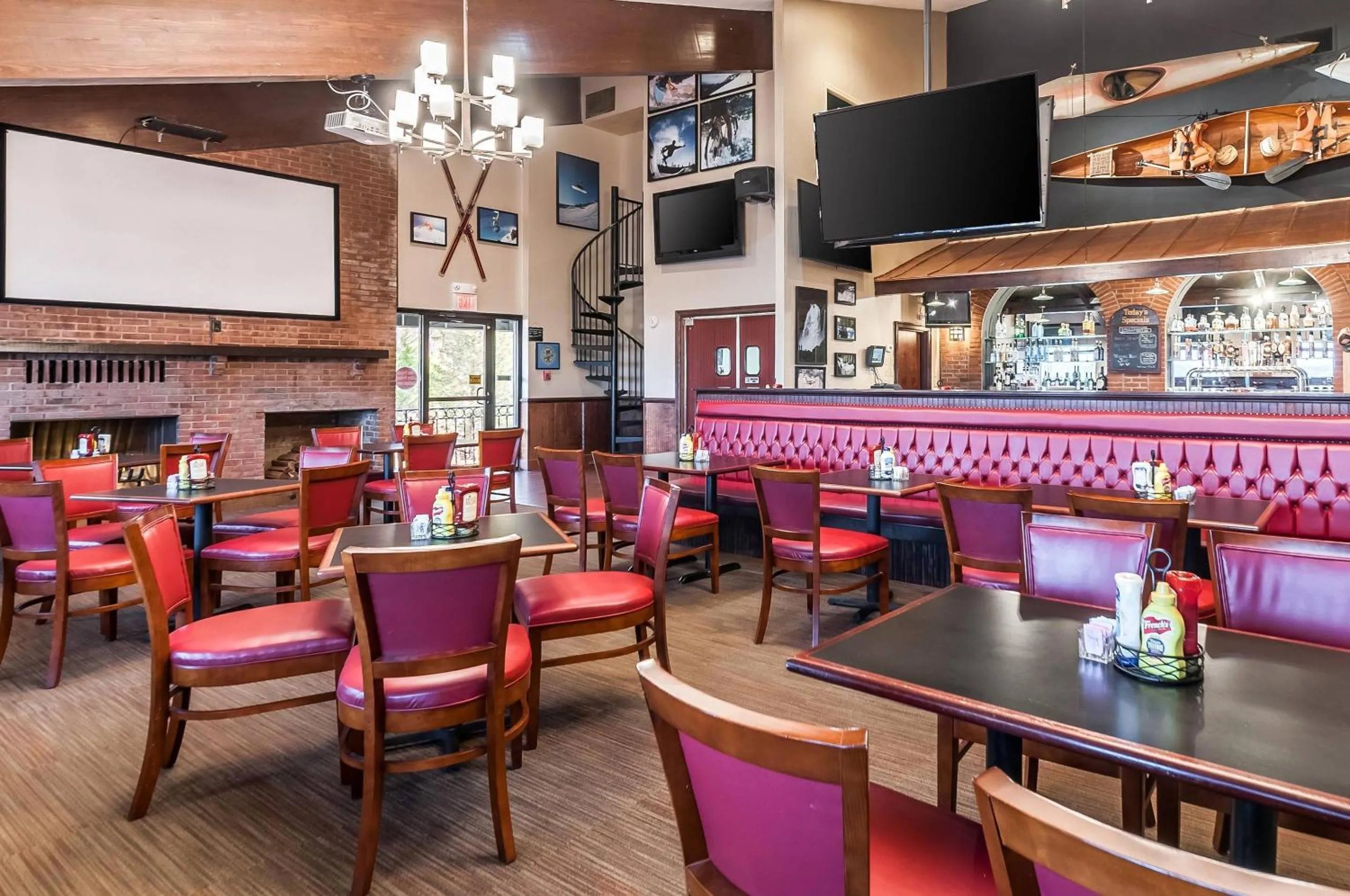 Restaurant/places to eat in Clarion Inn Harpers Ferry-Charles Town