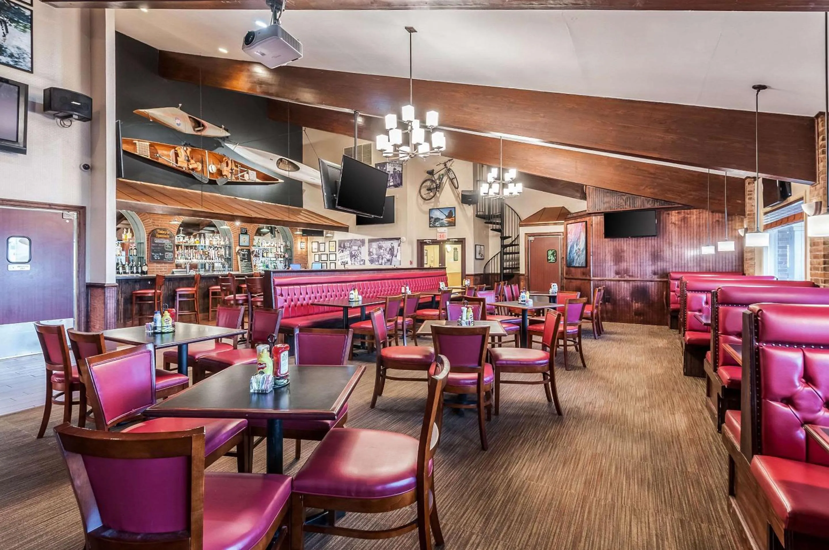 Restaurant/places to eat in Clarion Inn Harpers Ferry-Charles Town