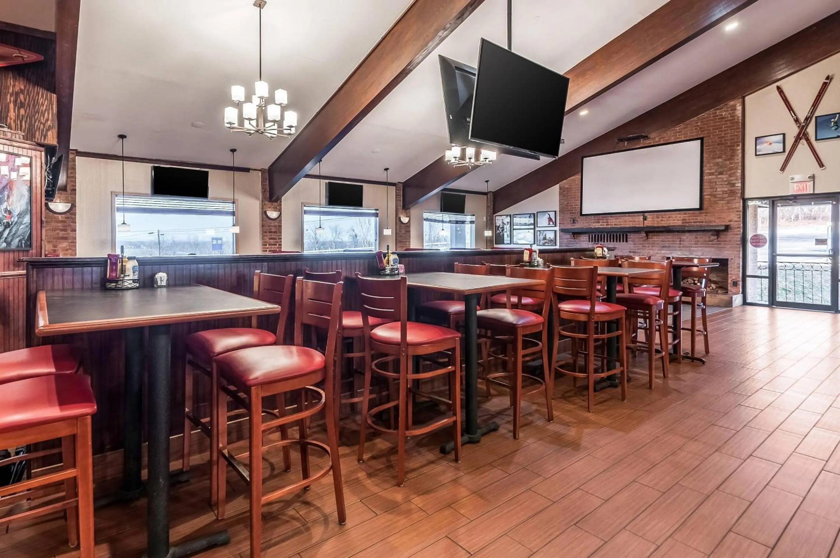 Restaurant/places to eat in Clarion Inn Harpers Ferry-Charles Town